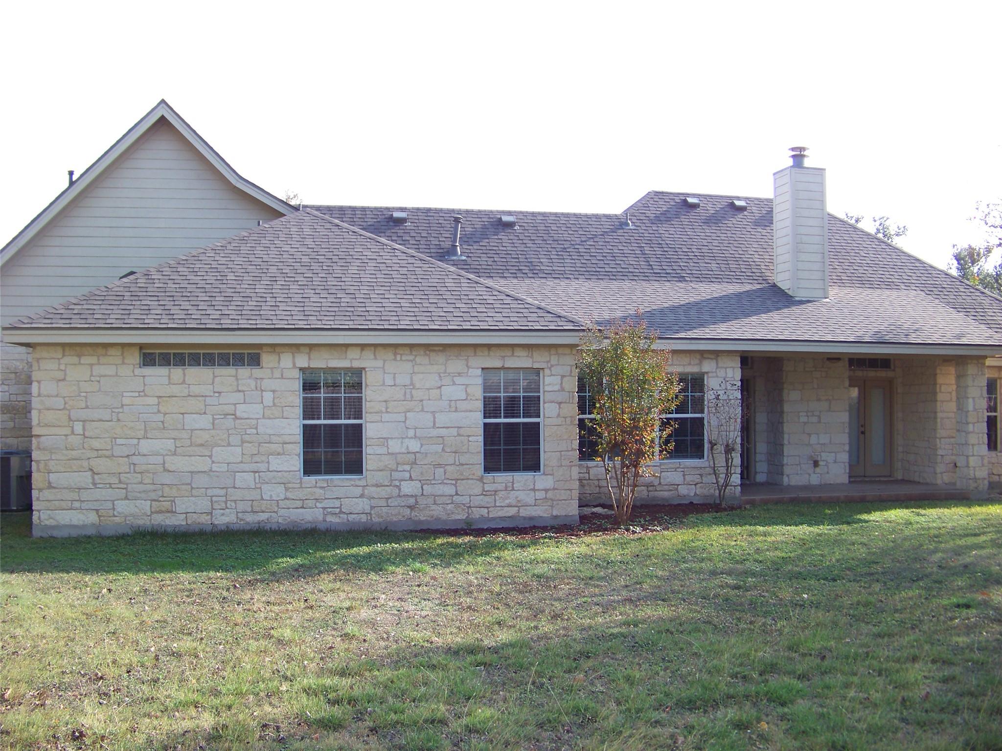 1400 T H Johnson Dr, Taylor, TX 76574