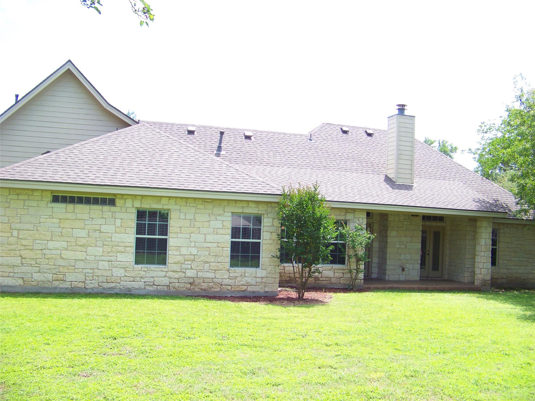 1400 T H Johnson Dr, Taylor, TX 76574