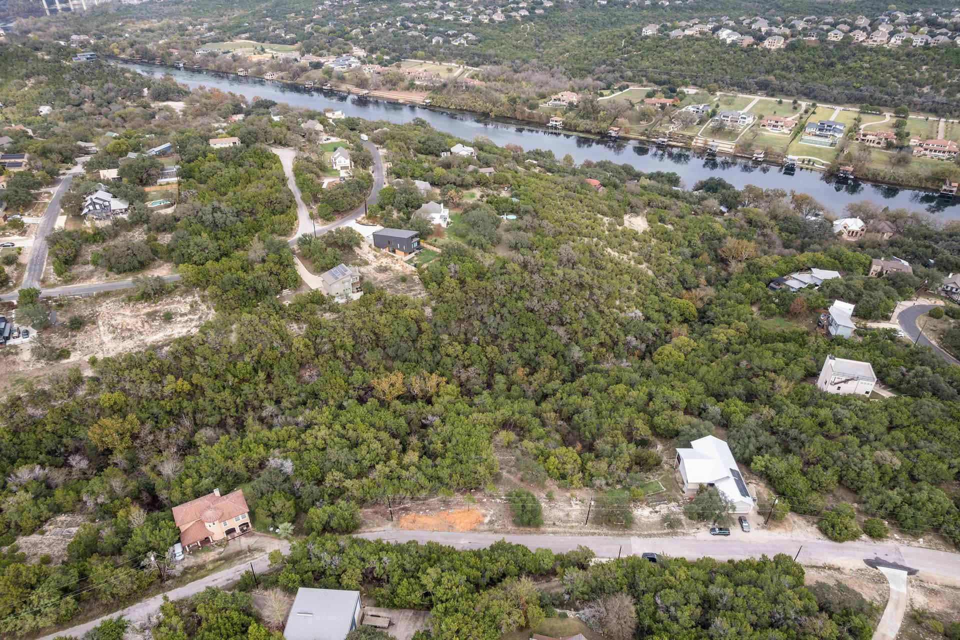 13904 & 13902 Saskatchewan Dr, Austin, TX 78734