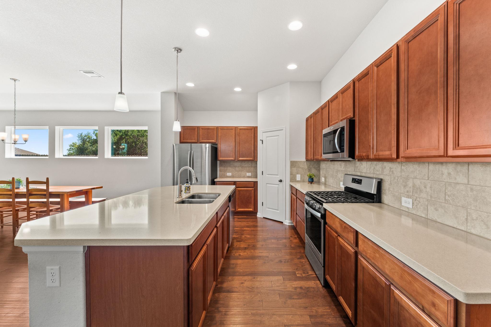 489 Bridgestone Way, Buda, TX 78610