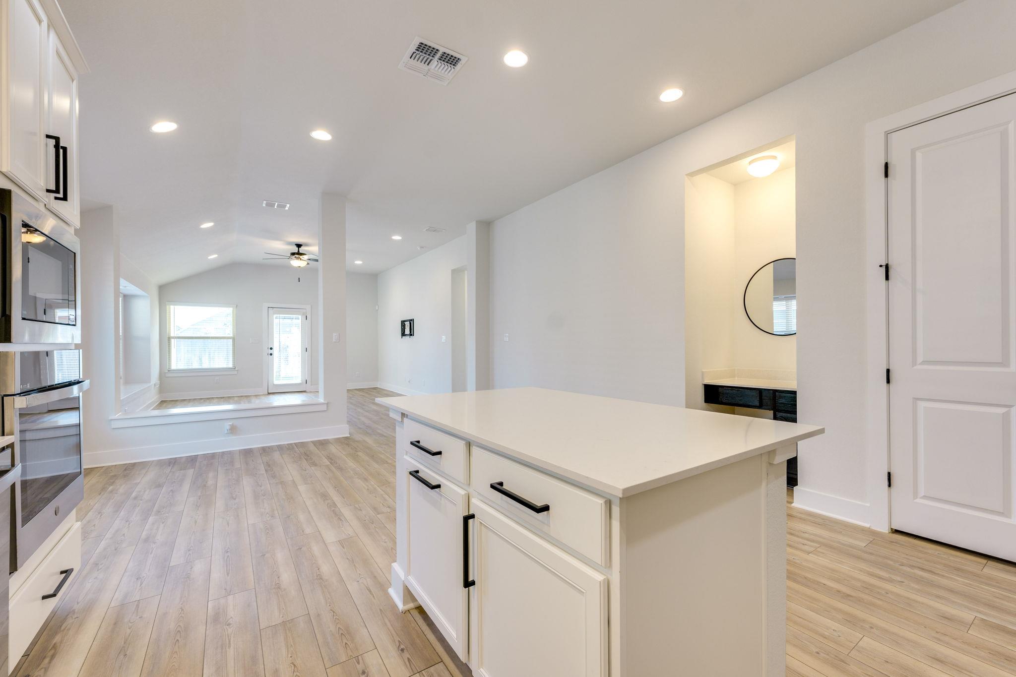 122 Biscayne Bay Bnd, Kyle, TX 78640