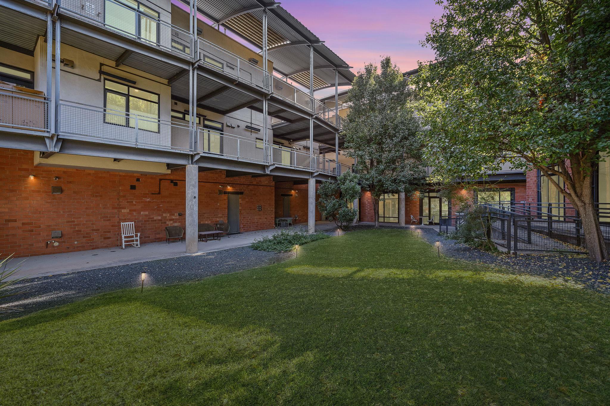 2525 S Lamar Blvd # 12, Austin, TX 78704