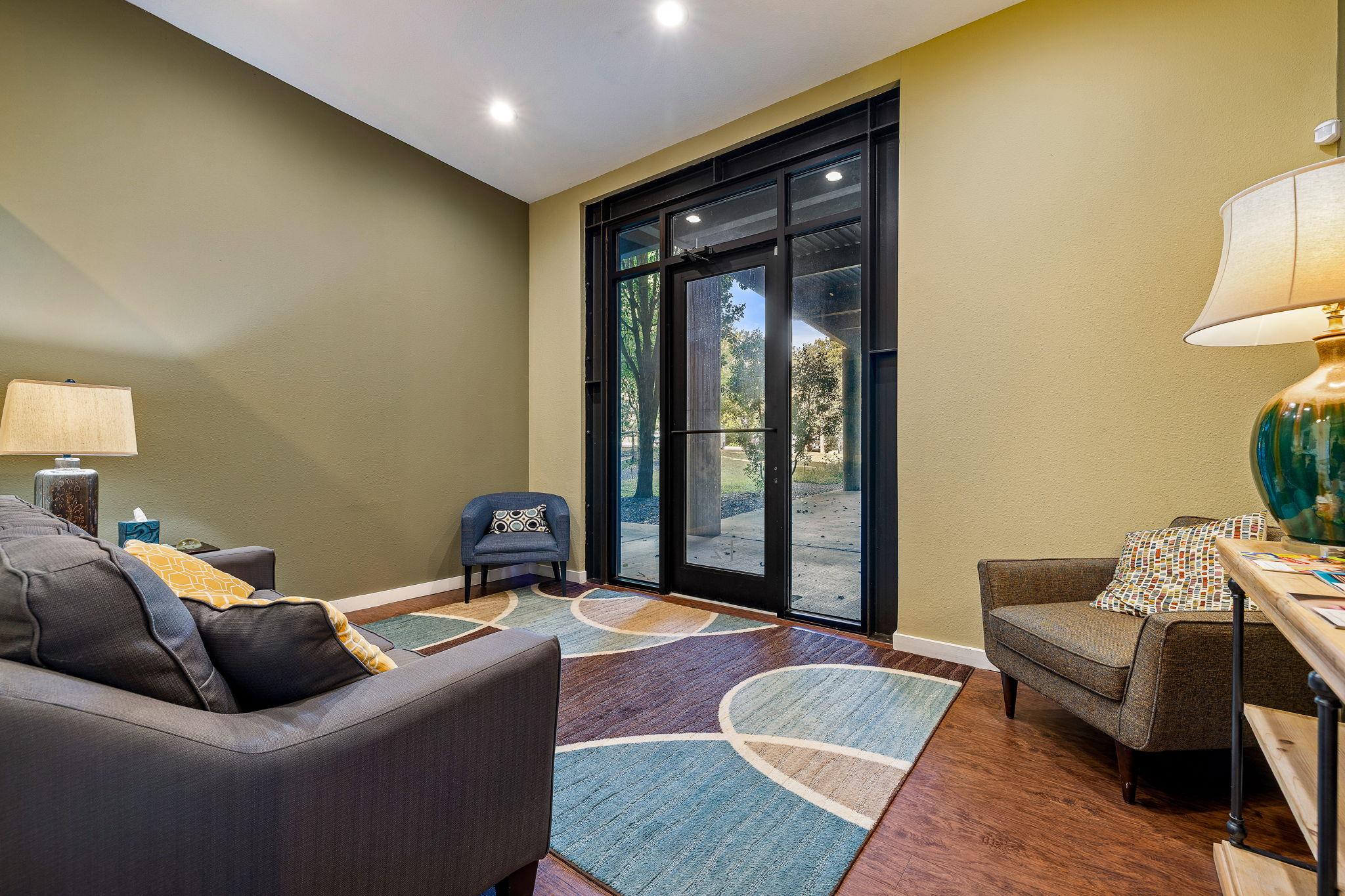 2525 S Lamar Blvd # 12, Austin, TX 78704