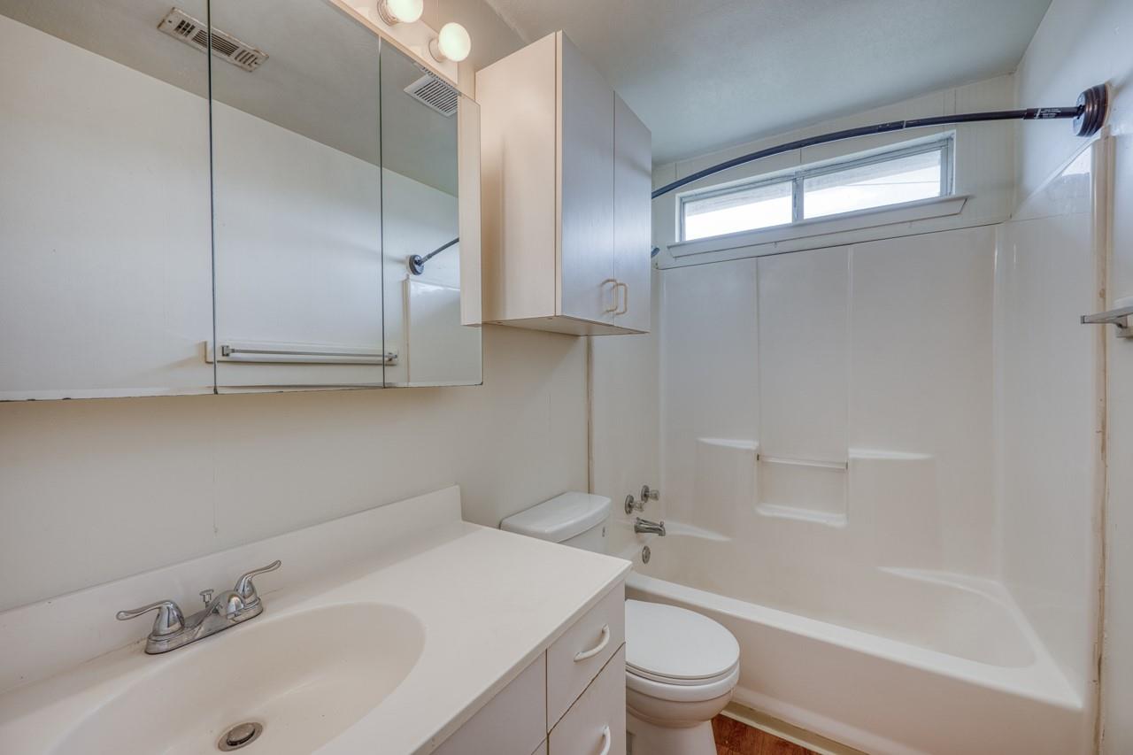 301 S Avenue S, Marble Falls, TX 78654