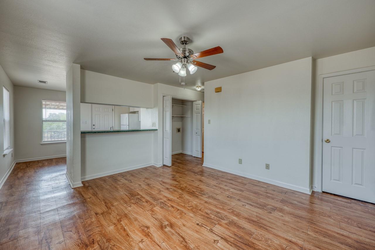 301 S Avenue S, Marble Falls, TX 78654