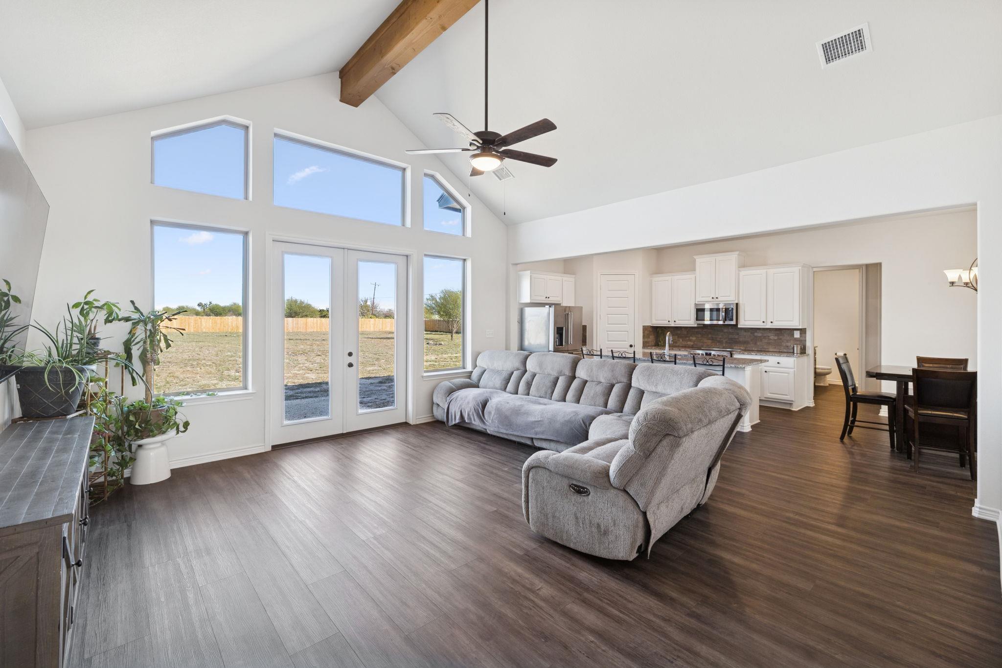 108 Santa Teresa Rd, Kyle, TX 78640