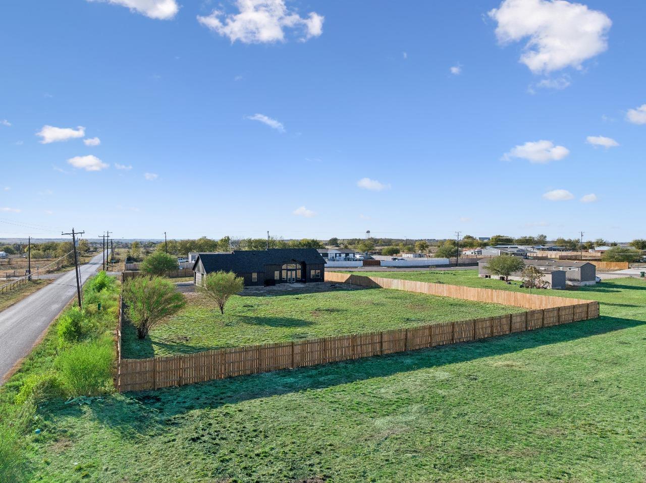 108 Santa Teresa Rd, Kyle, TX 78640