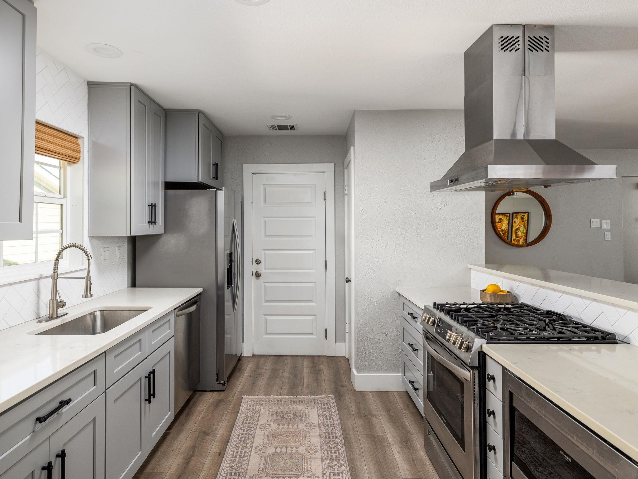 5507 Porsche Ln, Austin, TX 78749