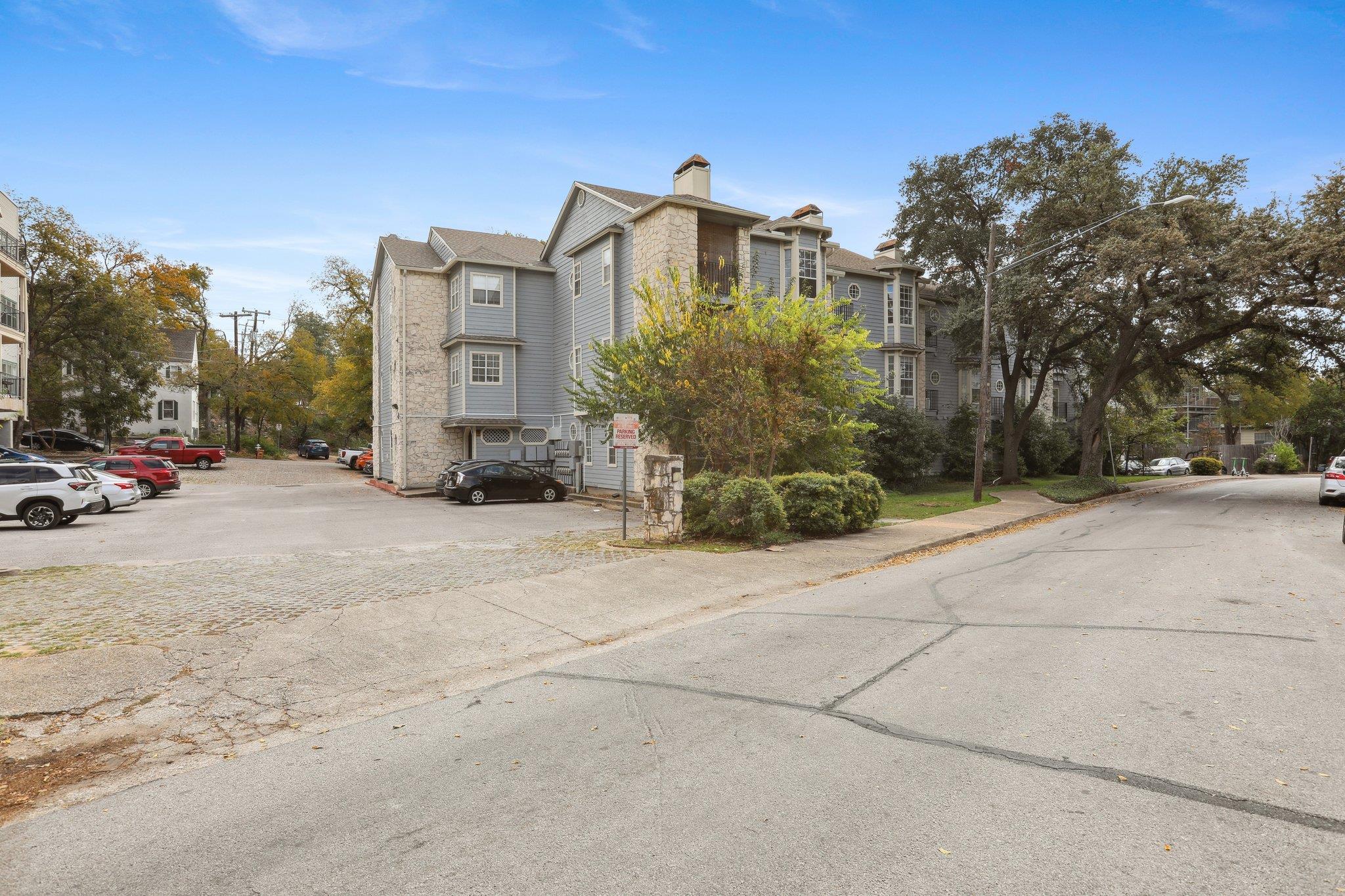 3111 Tom Green St # 303, Austin, TX 78705