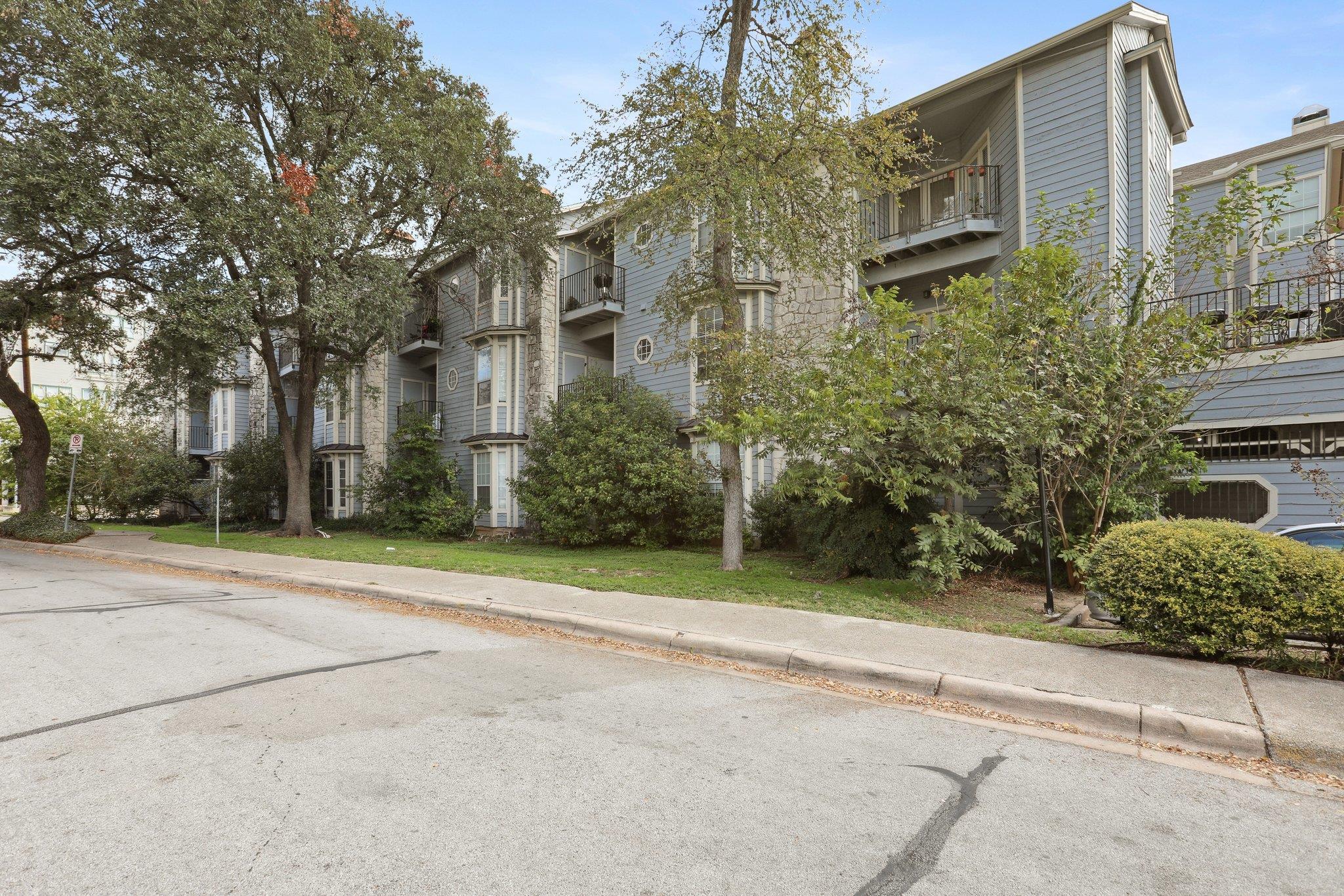 3111 Tom Green St # 303, Austin, TX 78705