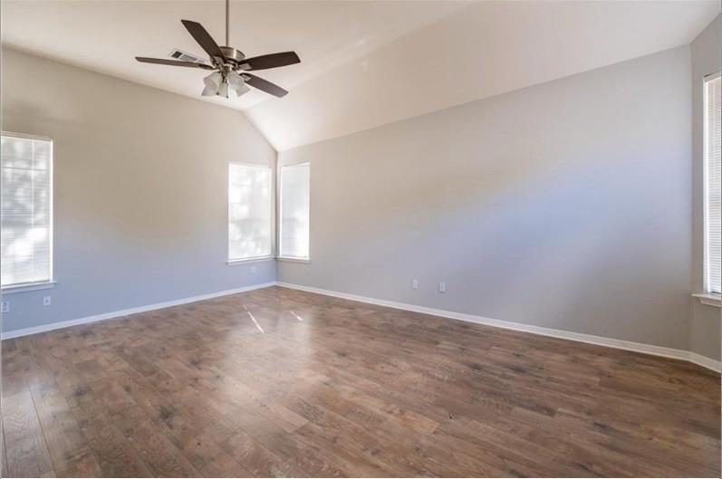 505 Oak Park Dr, Round Rock, TX 78681