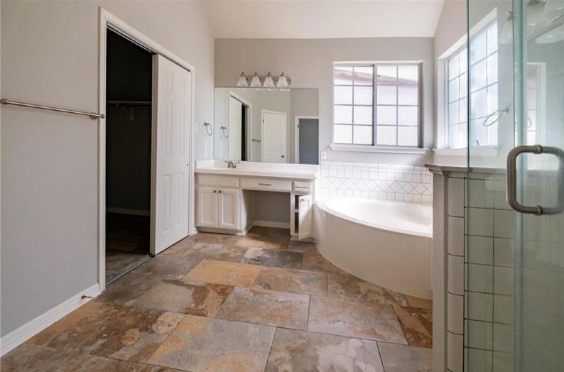 505 Oak Park Dr, Round Rock, TX 78681