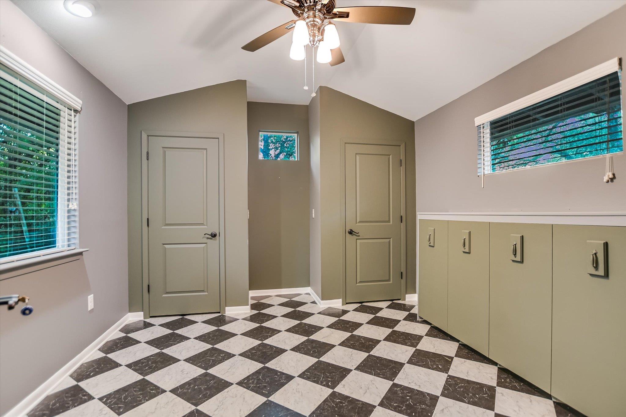 3921 Greystone Dr, Austin, TX 78731