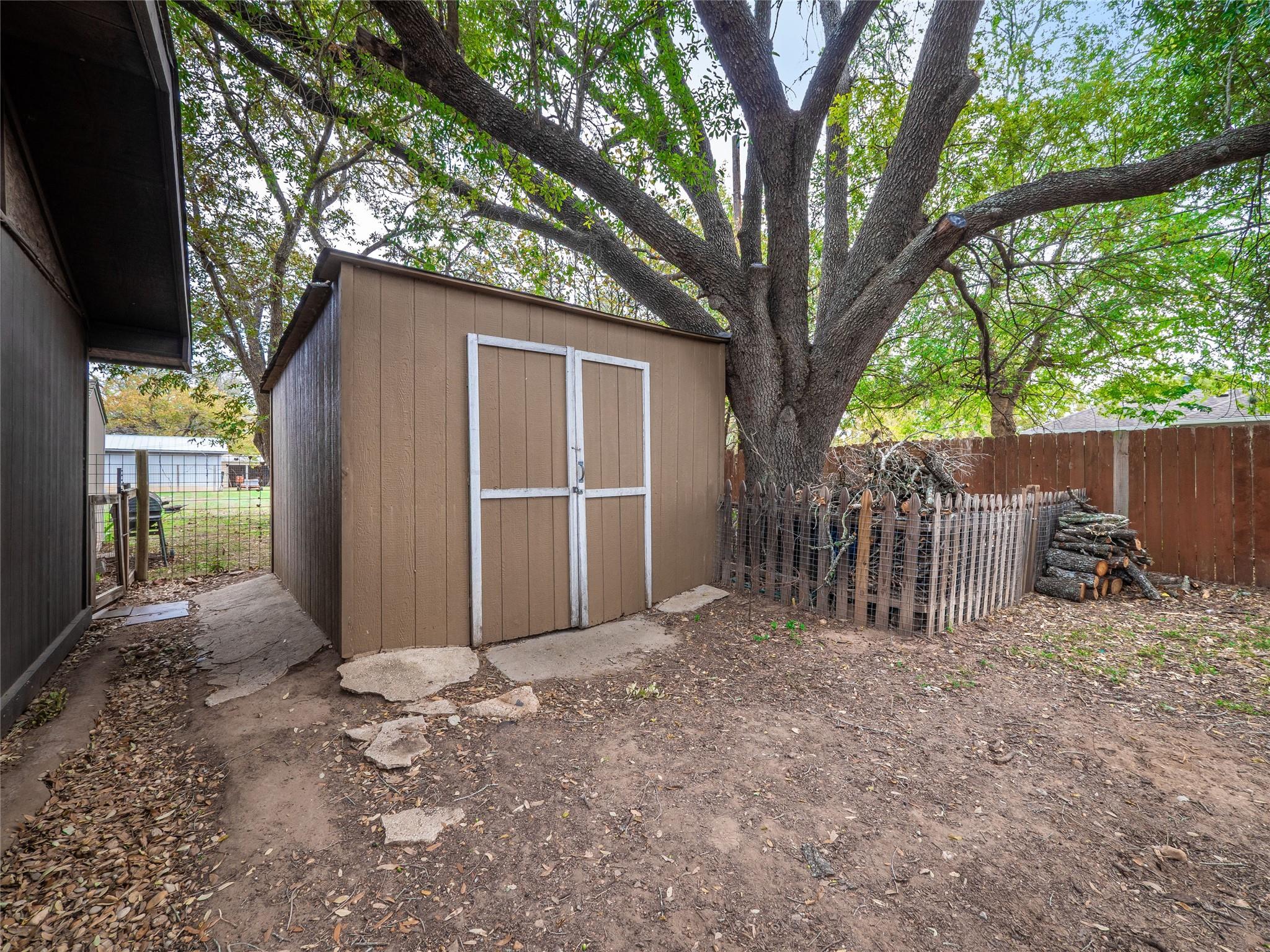 112 Hasler St, Bastrop, TX 78602