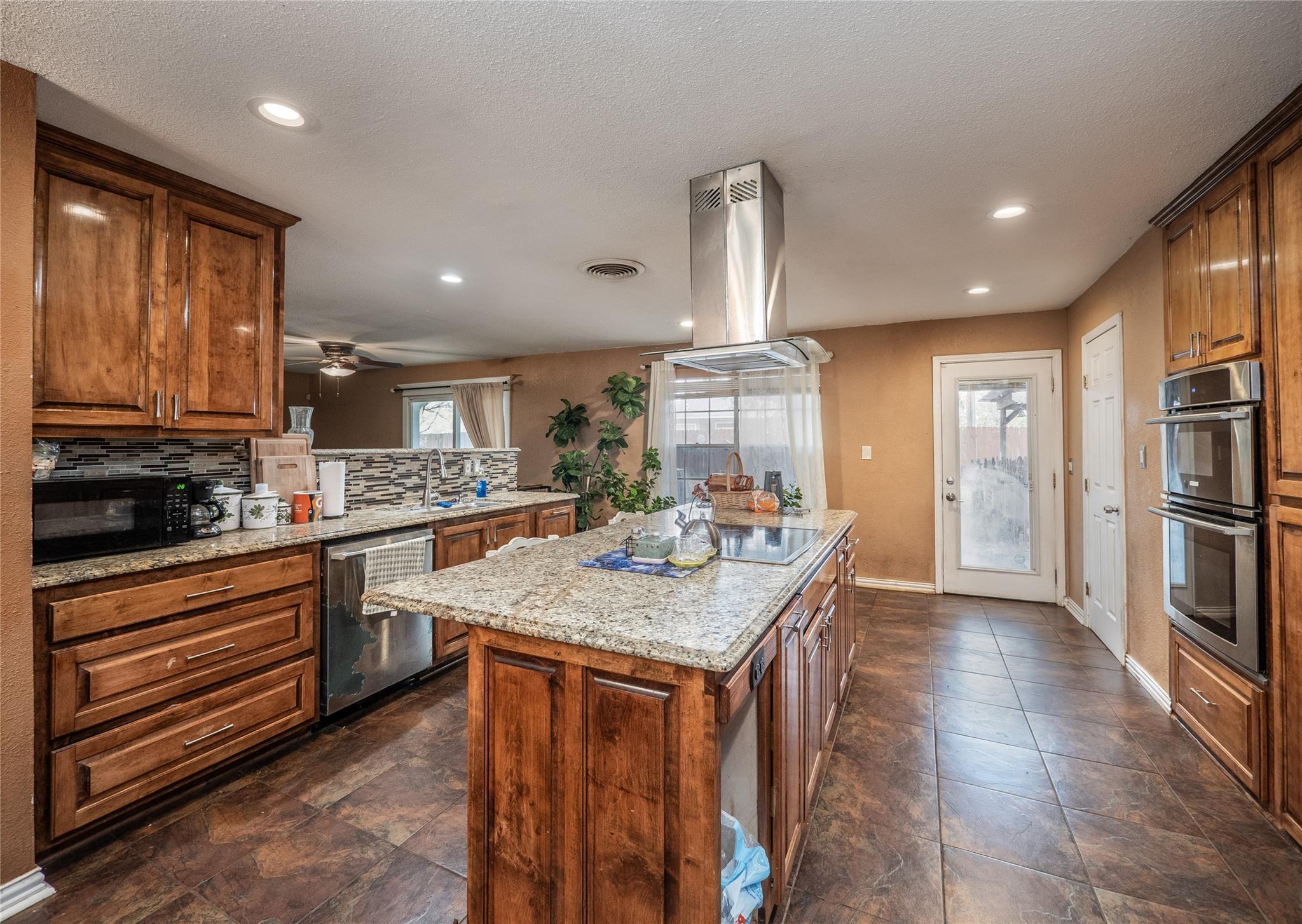 112 Hasler St, Bastrop, TX 78602