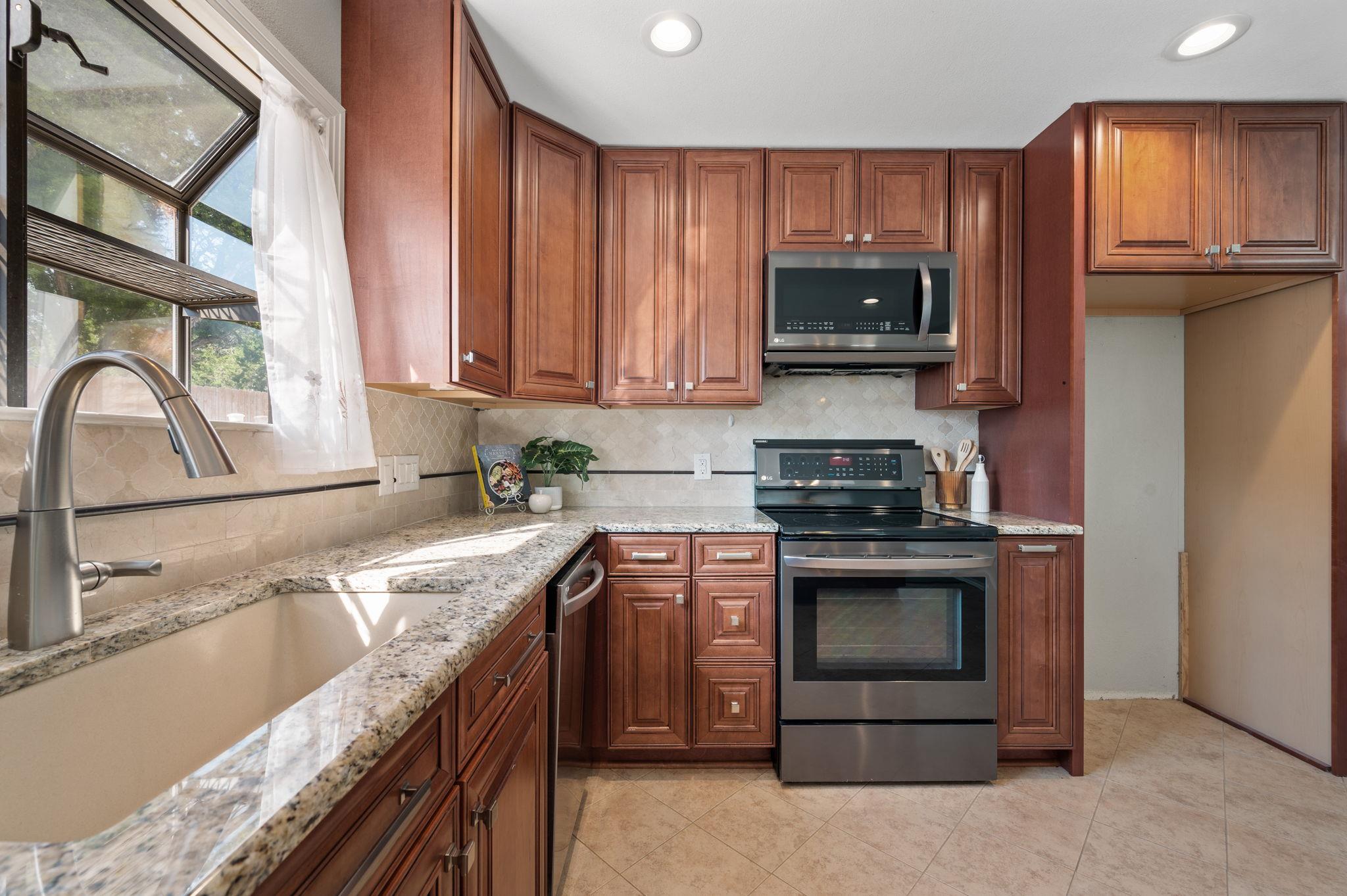 20807 Boggy Ford Rd, Lago Vista, TX 78645