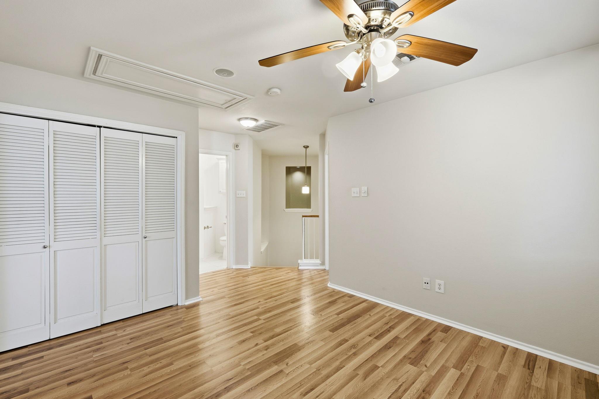 1900 Scofield Ridge Pkwy # 203, Austin, TX 78727