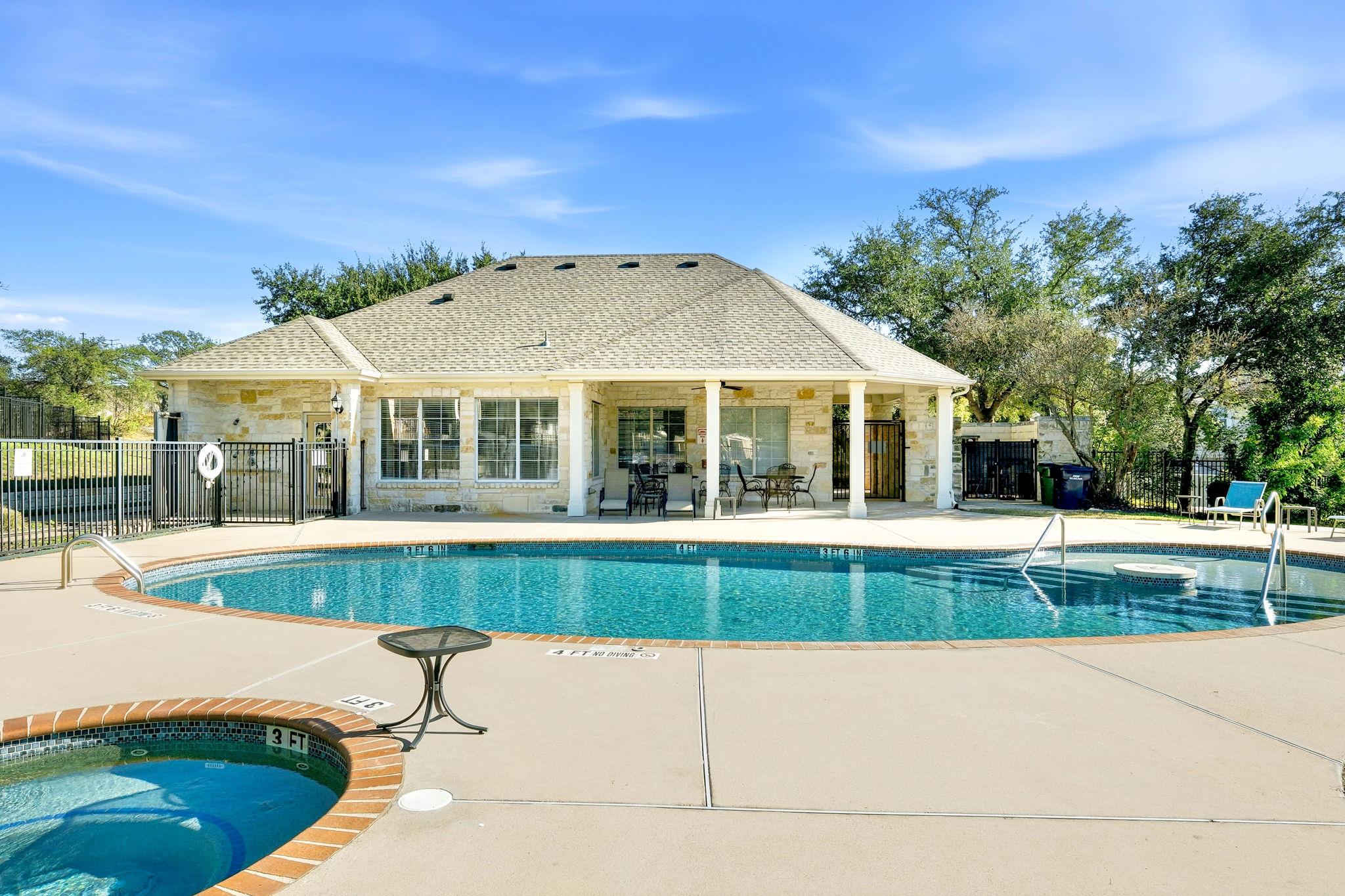 1900 Scofield Ridge Pkwy # 203, Austin, TX 78727