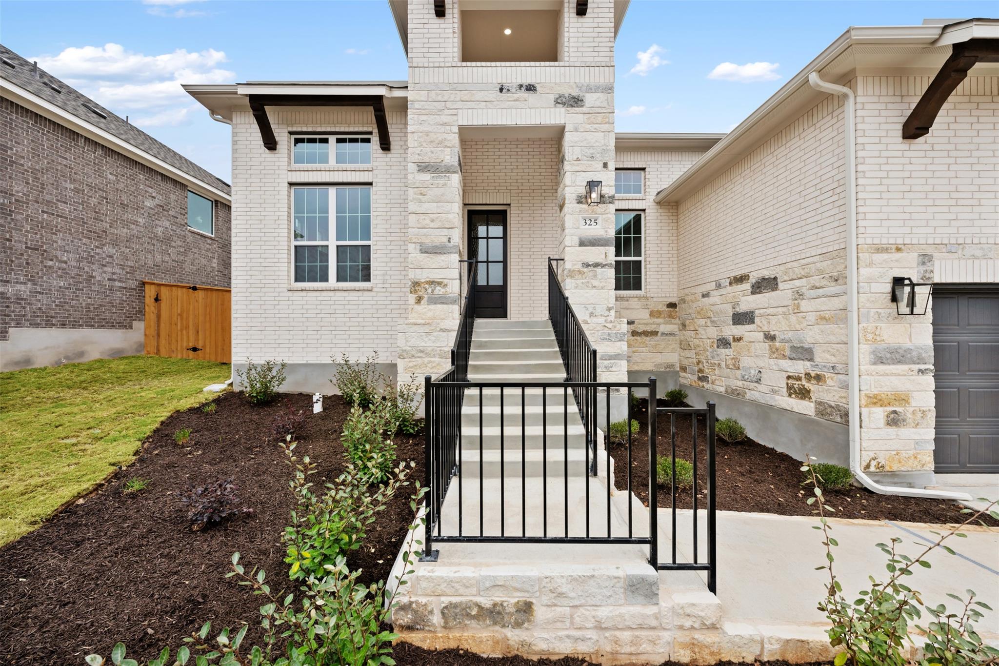 325 Knockout Rose Dr, San Marcos, TX 78666