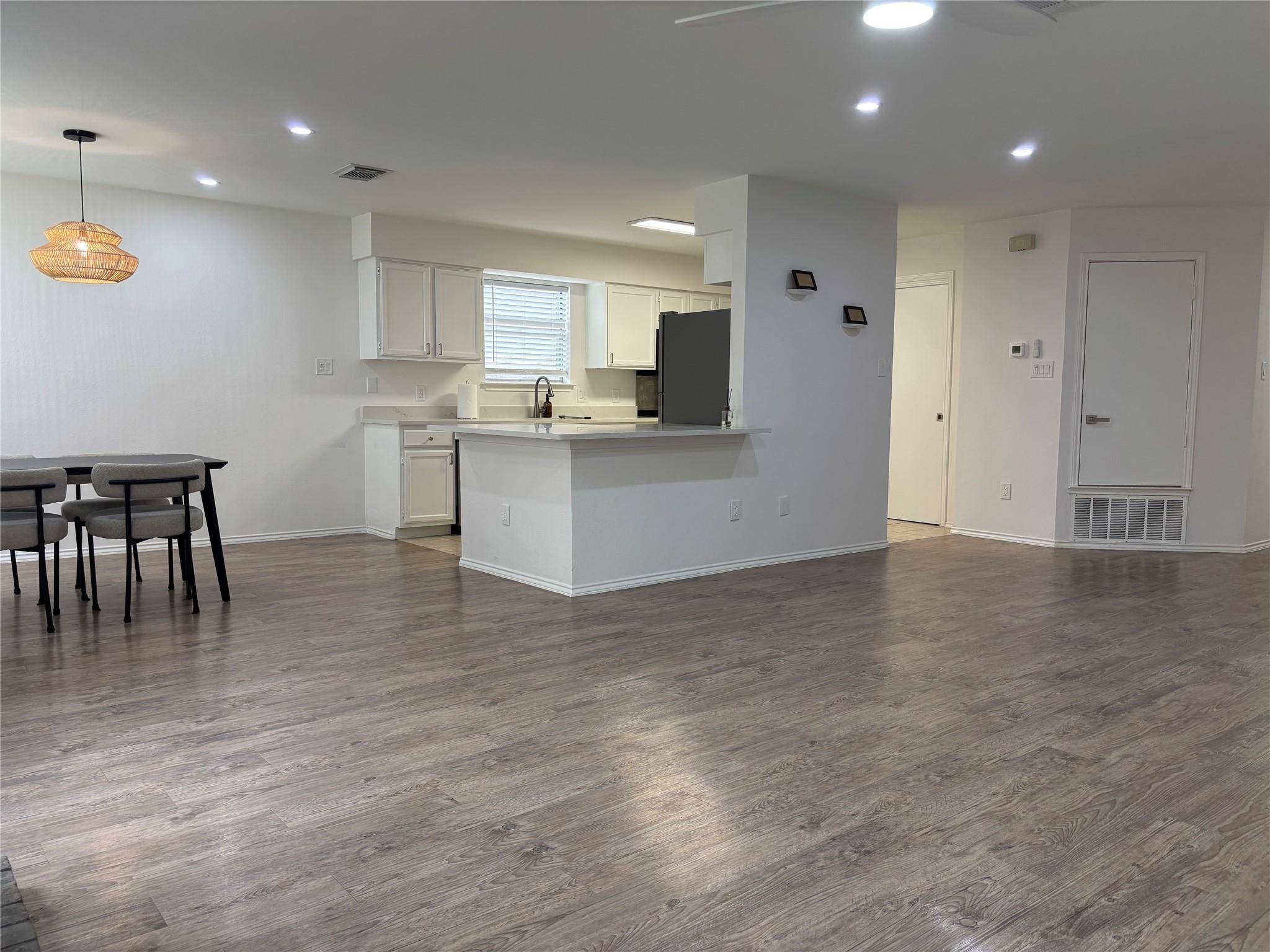 8402 Priest River Dr, Round Rock, TX 78681