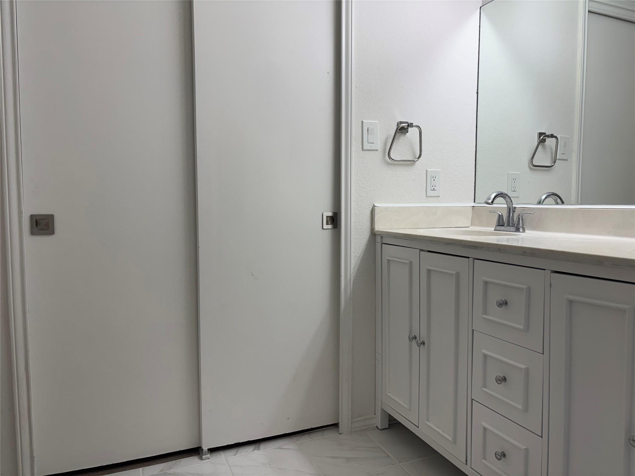 8402 Priest River Dr, Round Rock, TX 78681