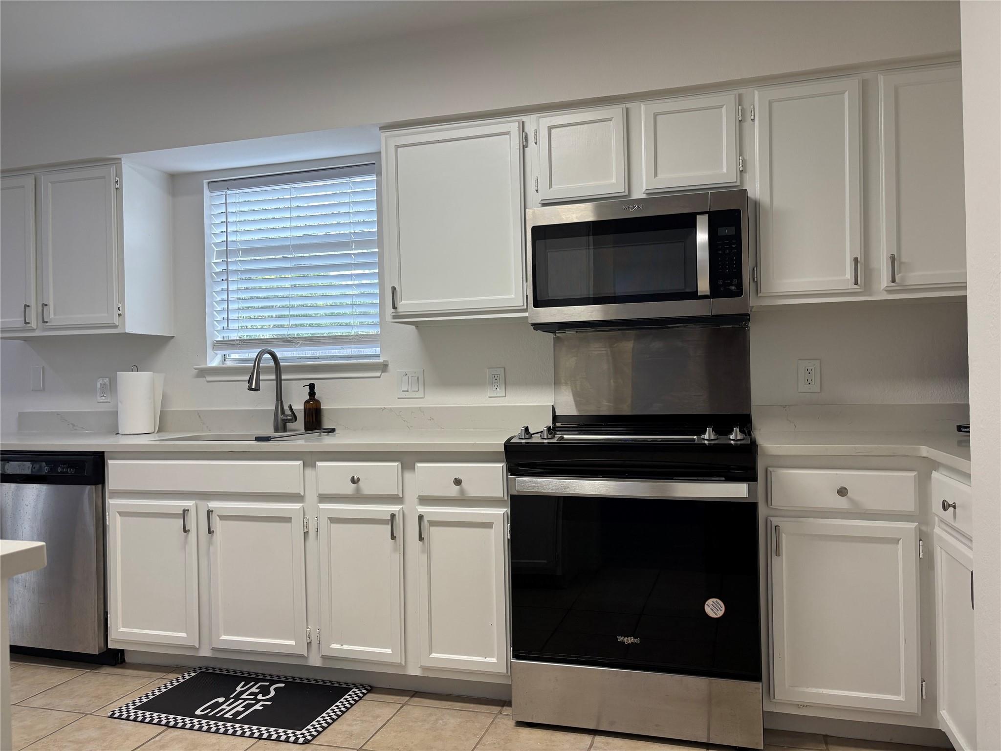 8402 Priest River Dr, Round Rock, TX 78681