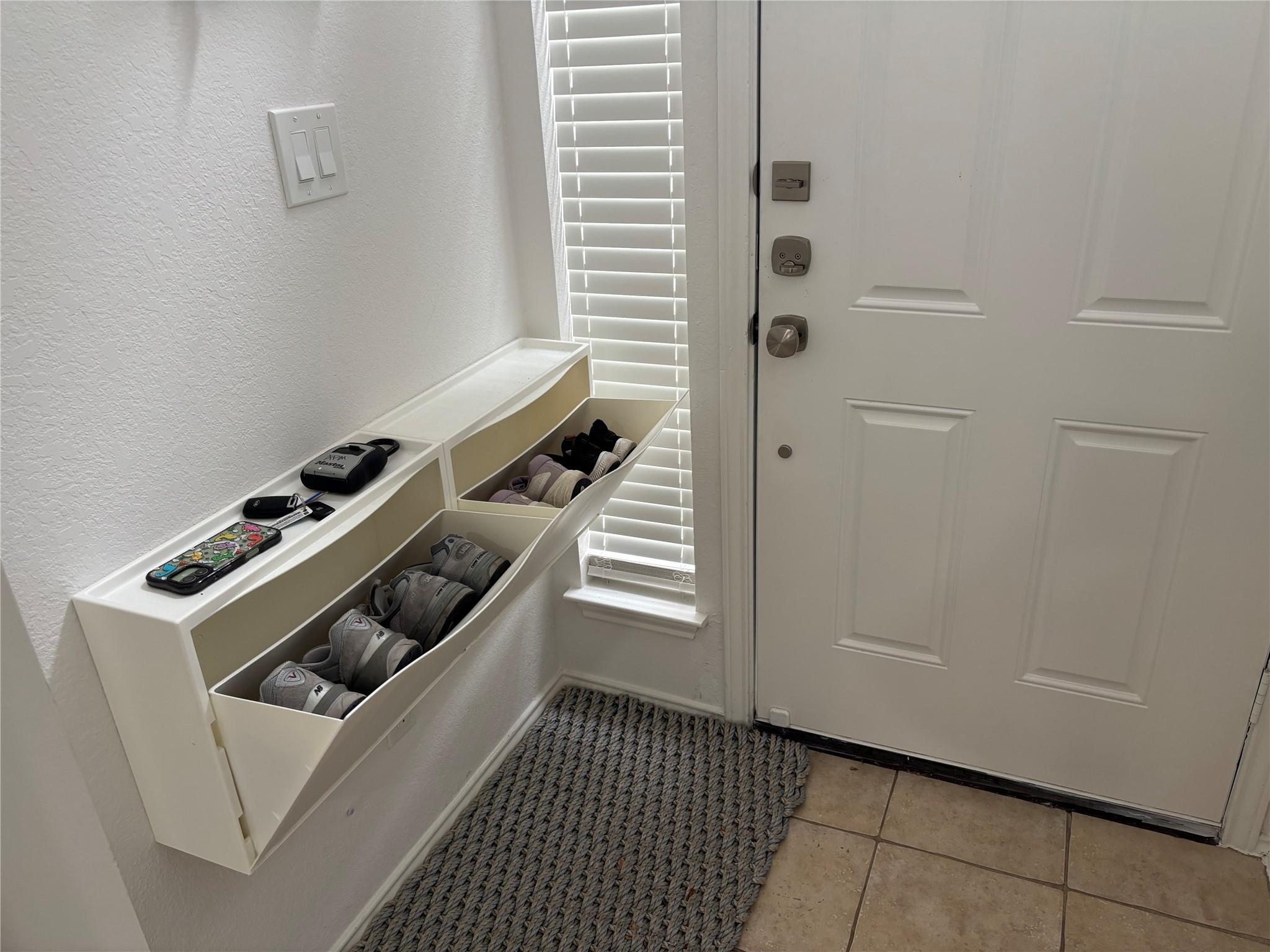 8402 Priest River Dr, Round Rock, TX 78681