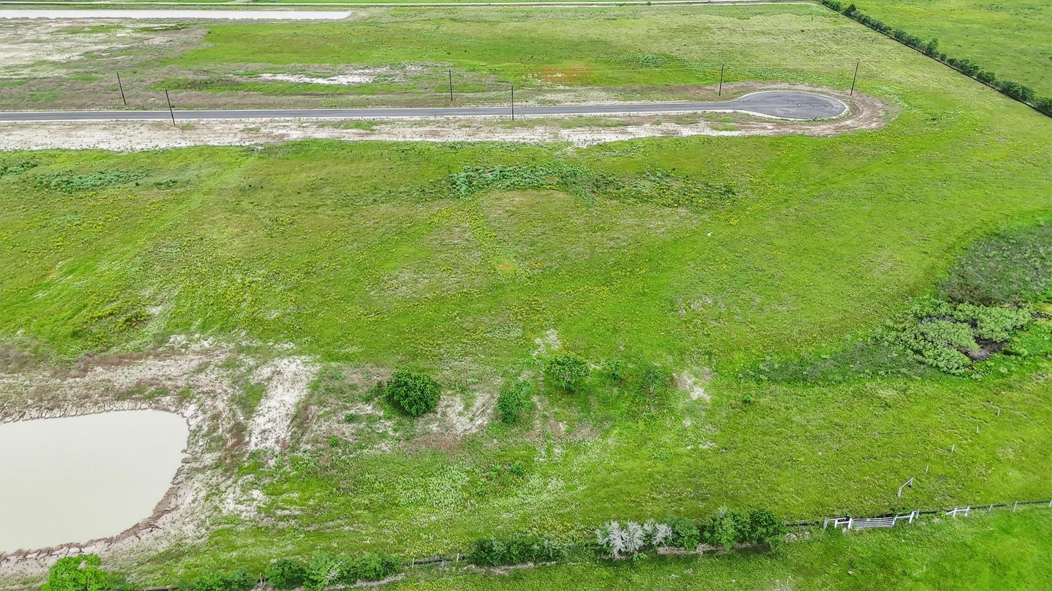 1332 Saddleback Dr, Bellville, TX 77418