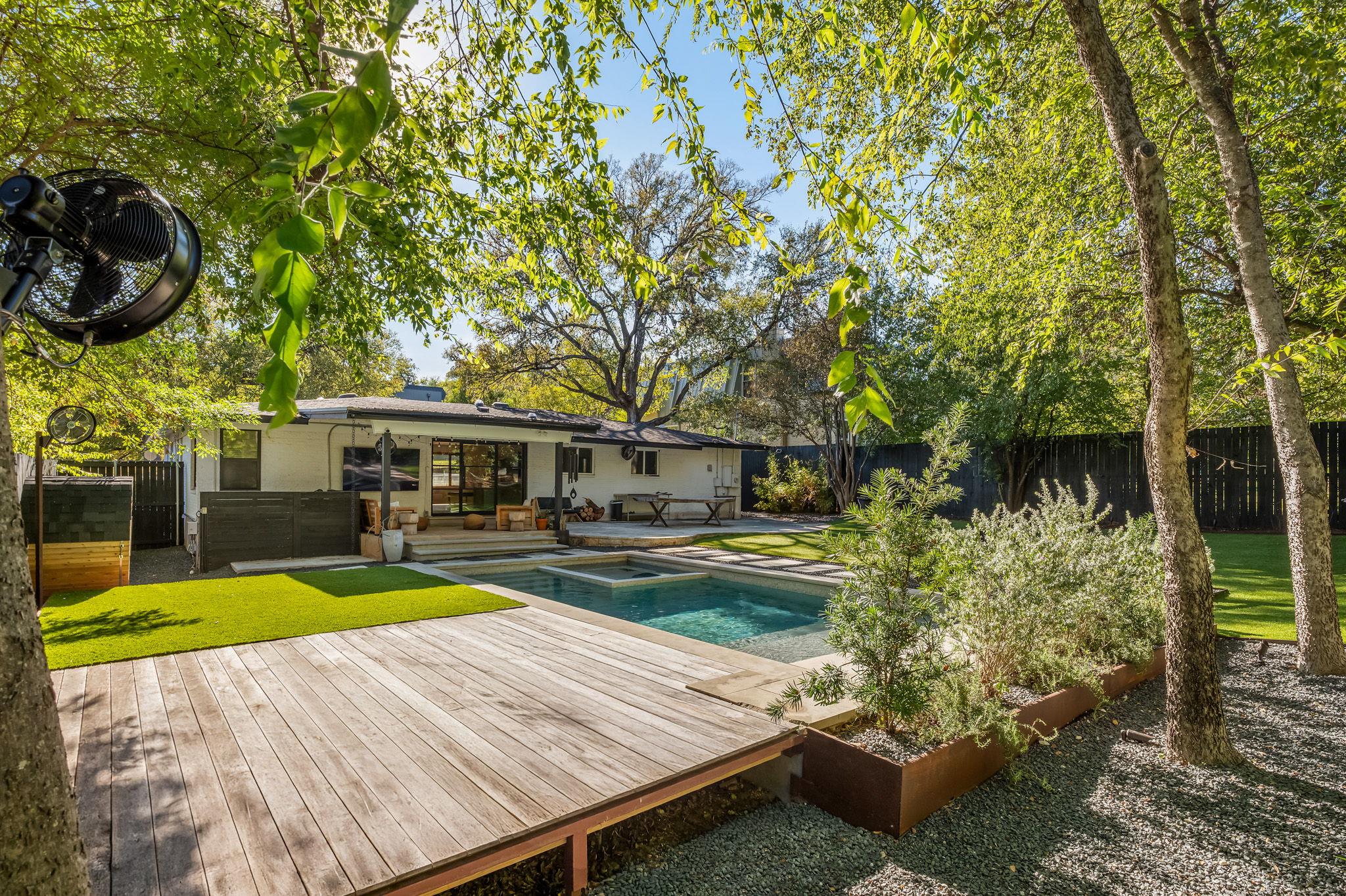 1604 Elmhurst Dr, Austin, TX 78741