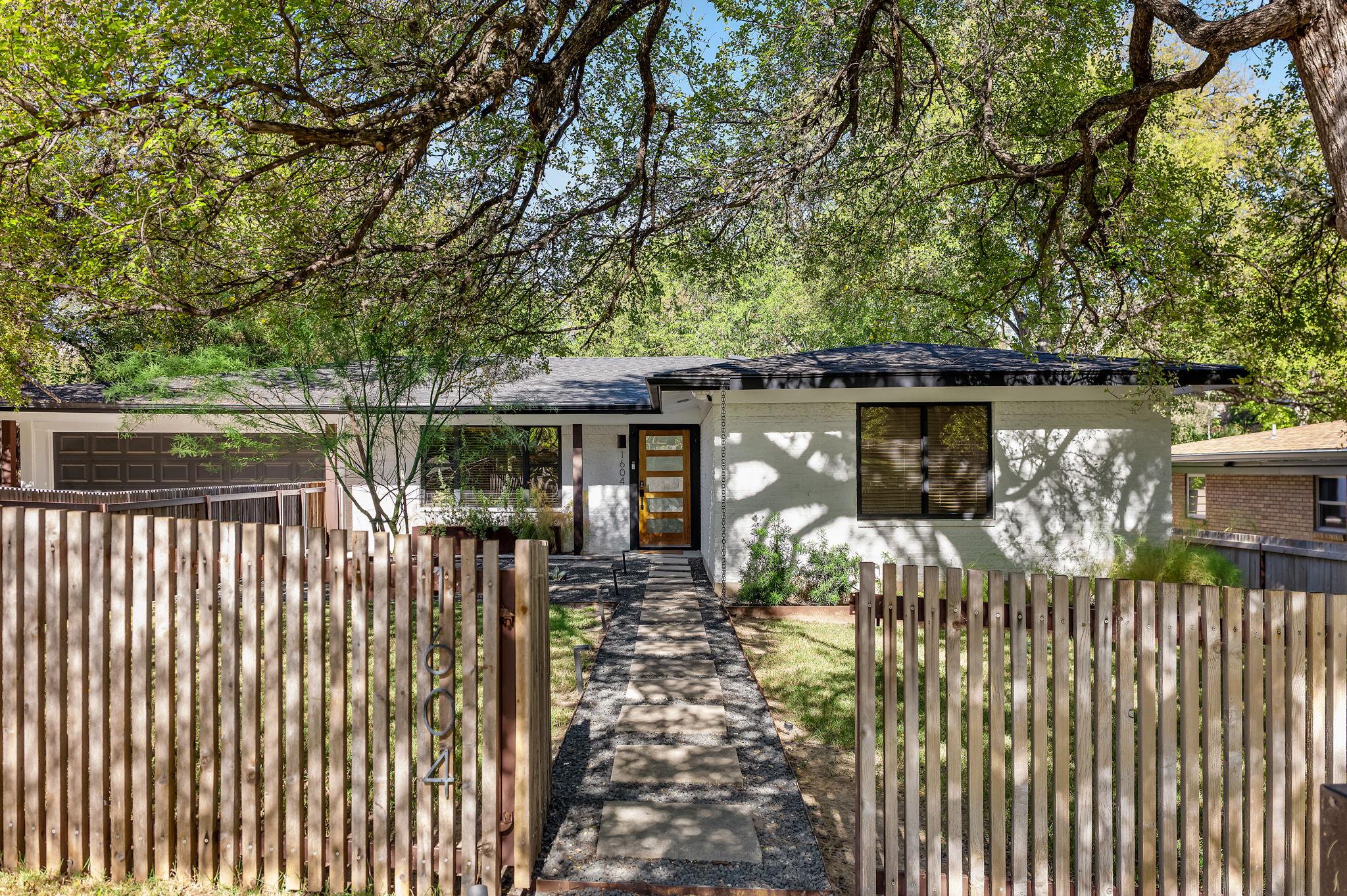 1604 Elmhurst Dr, Austin, TX 78741