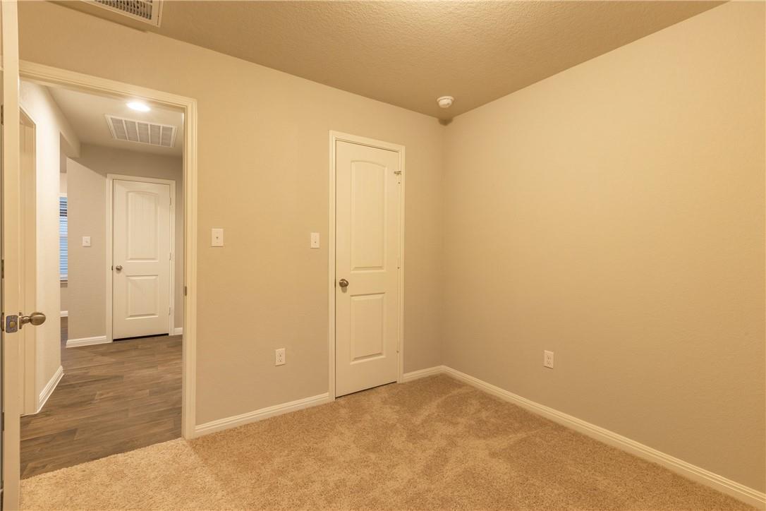 612 Roaring Fork Ln, Bastrop, TX 78602