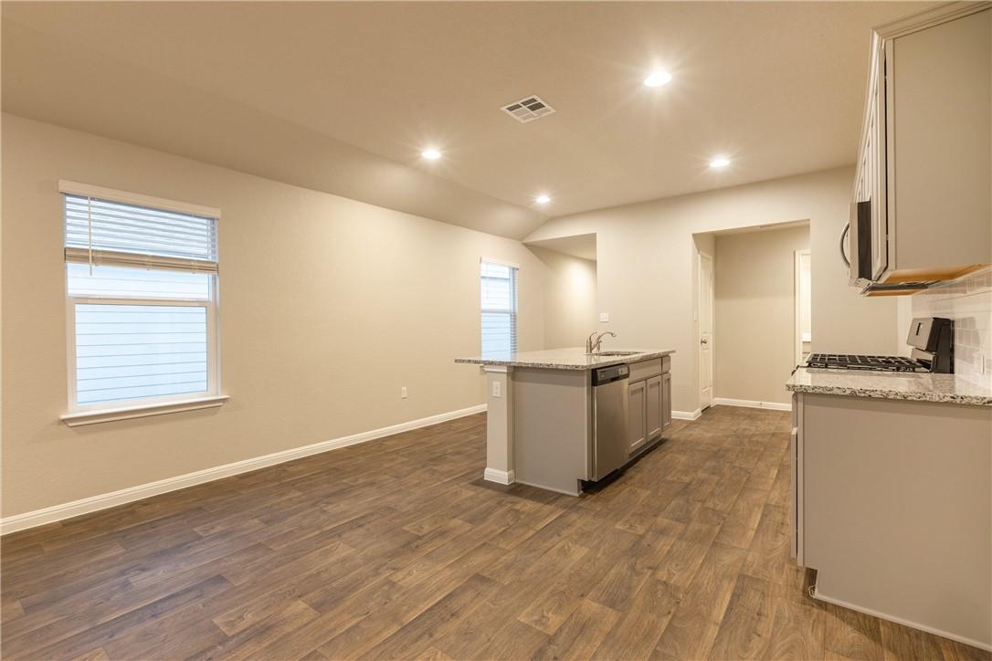 612 Roaring Fork Ln, Bastrop, TX 78602