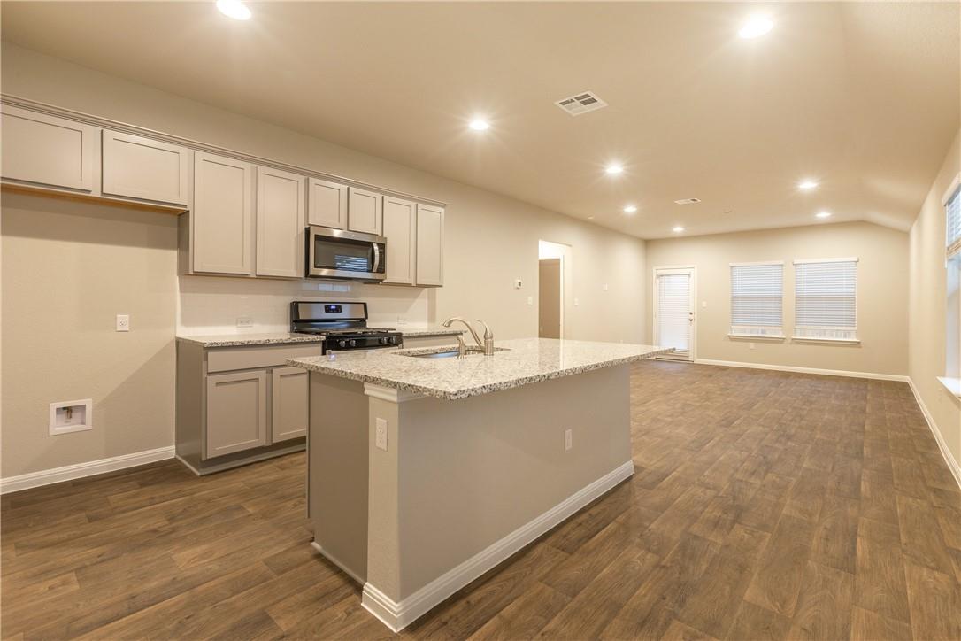 612 Roaring Fork Ln, Bastrop, TX 78602