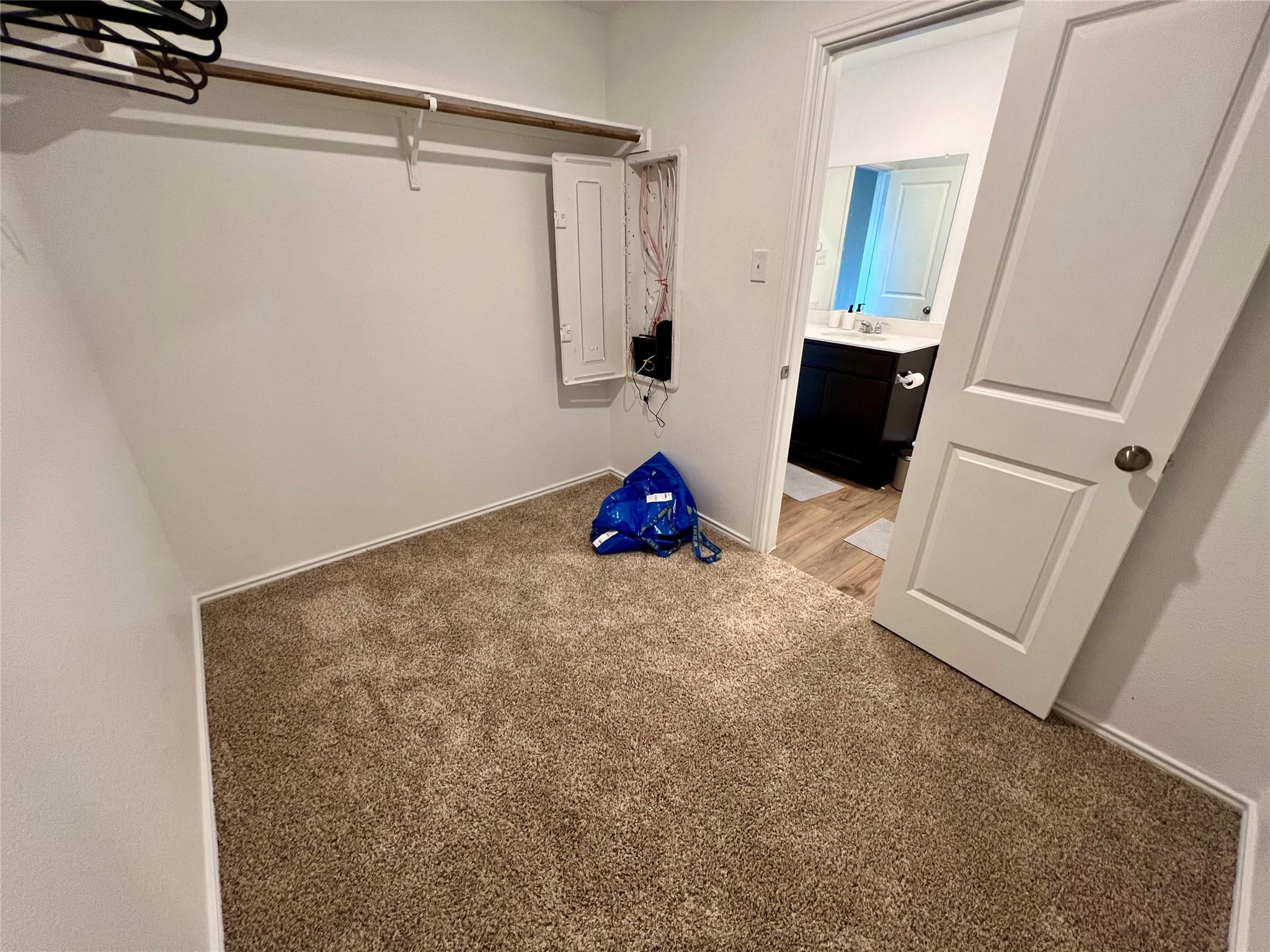 420 Halfmoon Dr, Lockhart, TX 78644