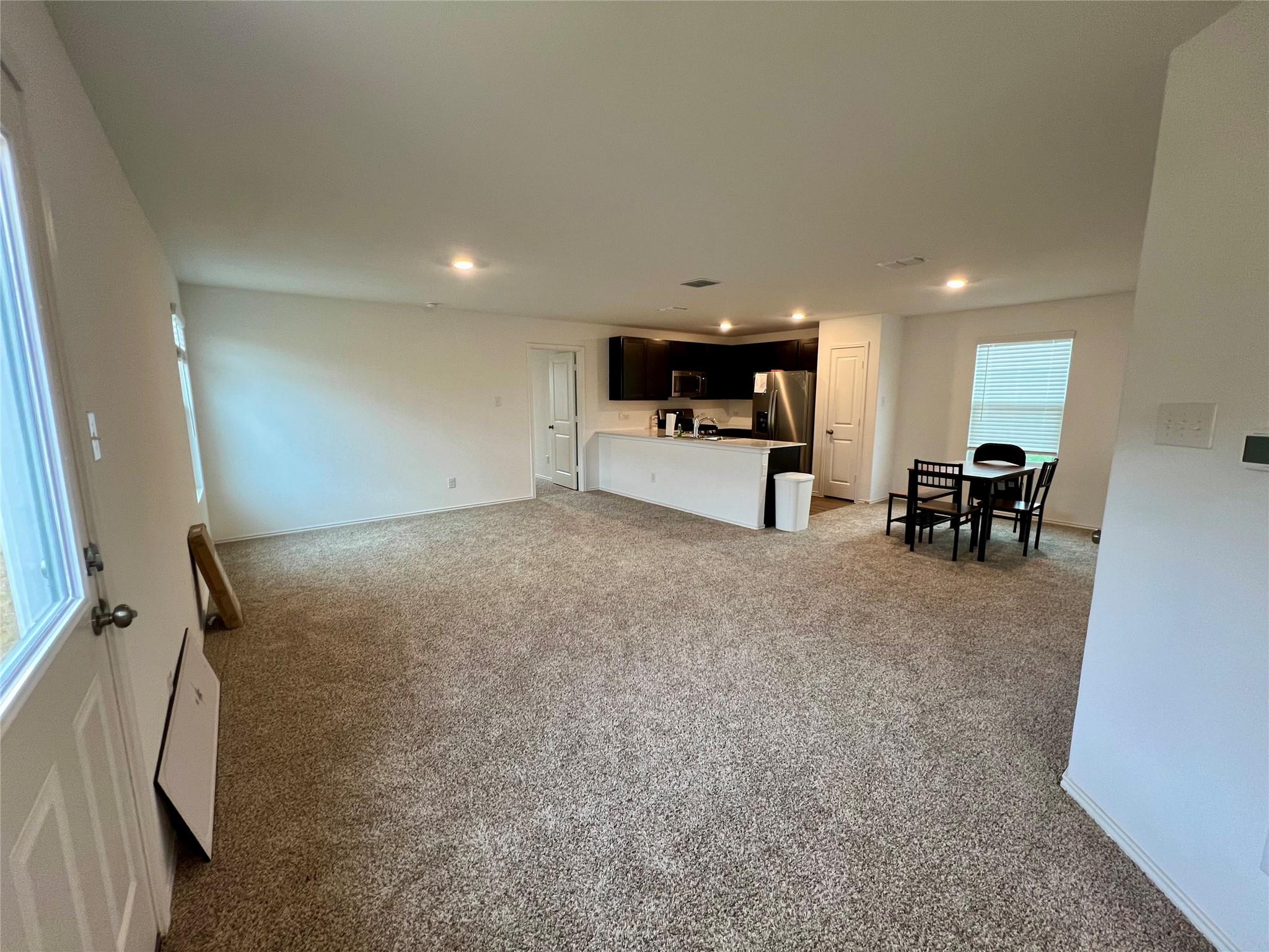 420 Halfmoon Dr, Lockhart, TX 78644