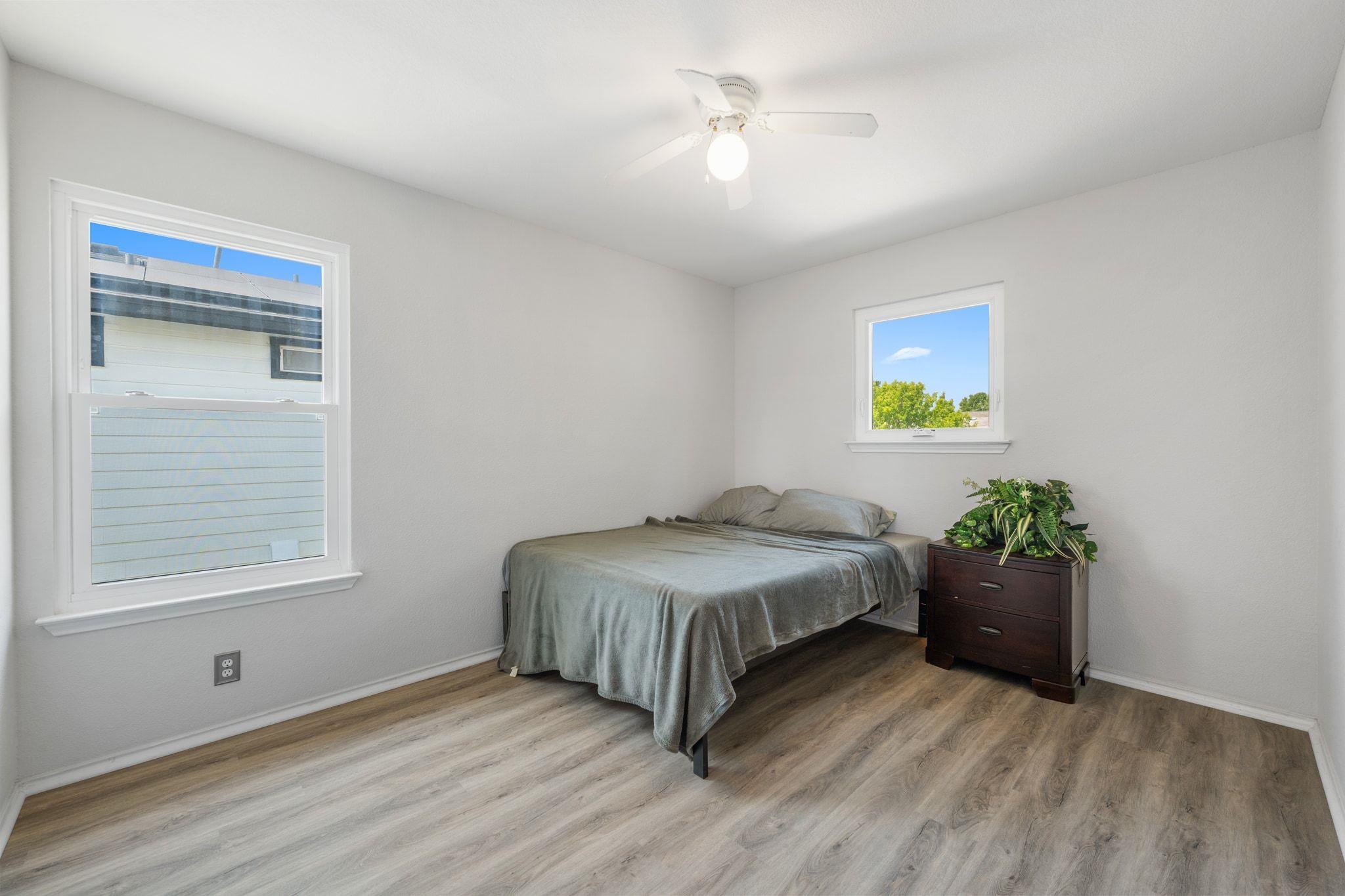 404 Country Estates Dr, Hutto, TX 78634