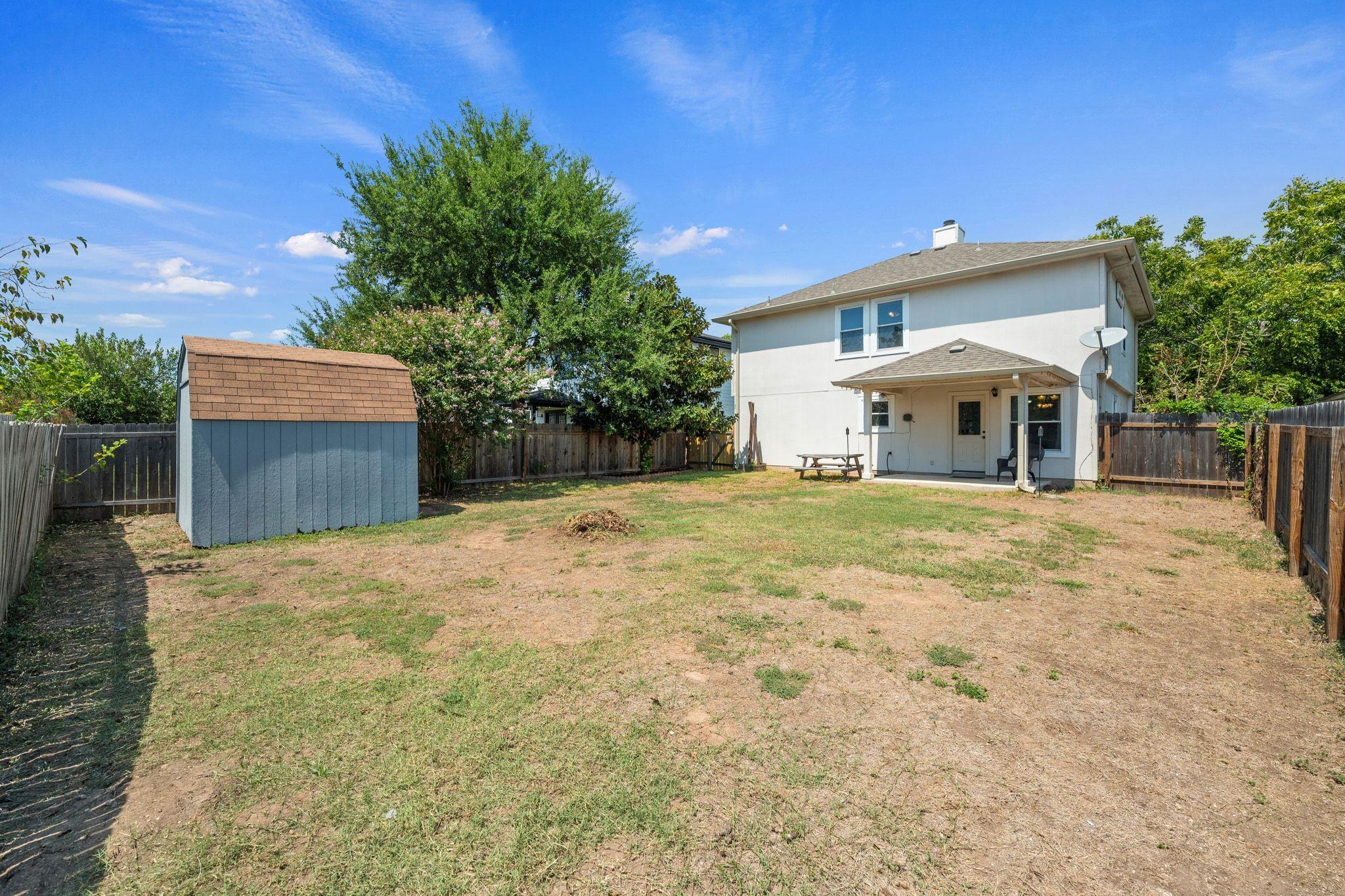 404 Country Estates Dr, Hutto, TX 78634
