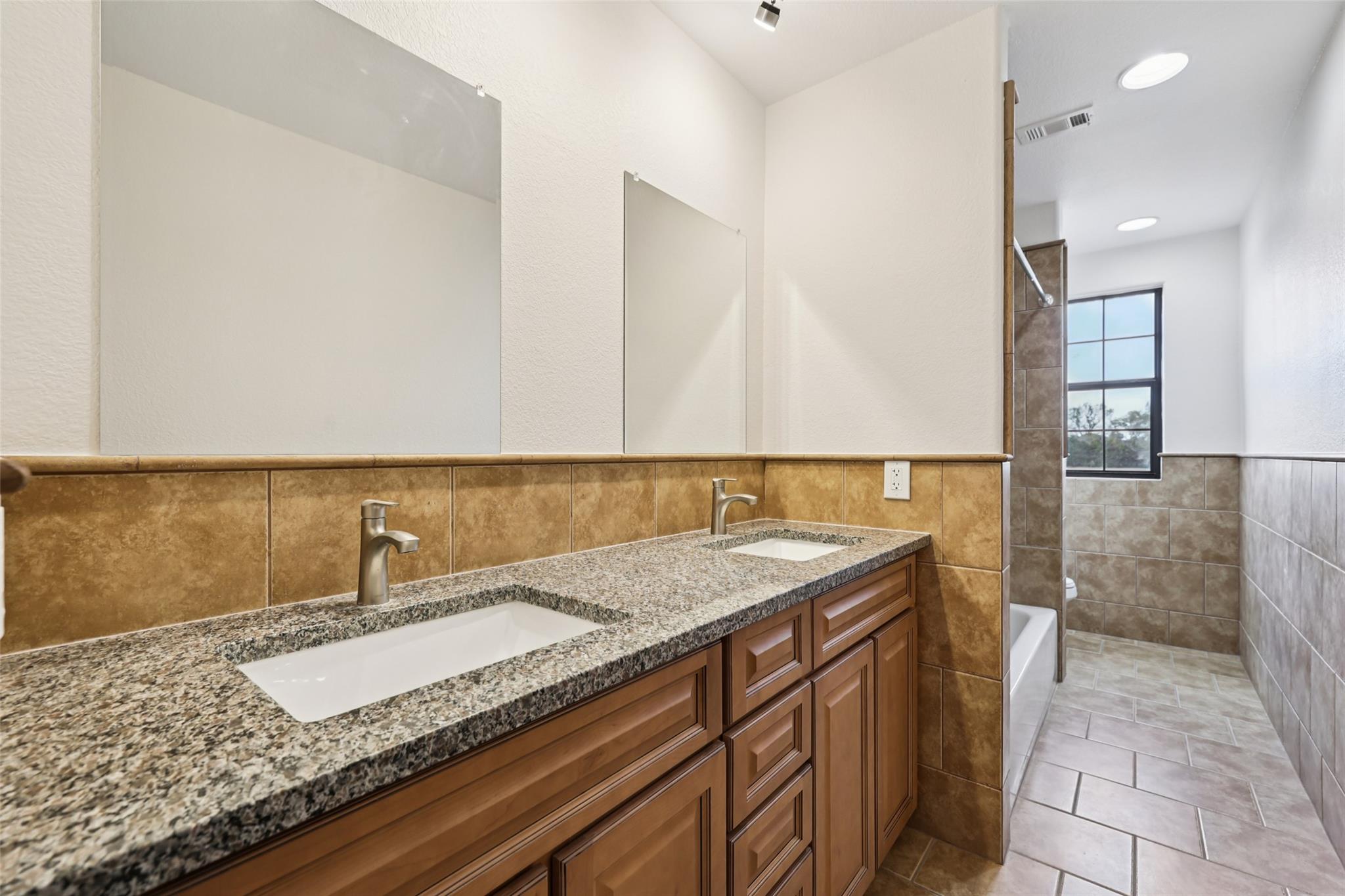 8370 Old 195, Florence, TX 76527