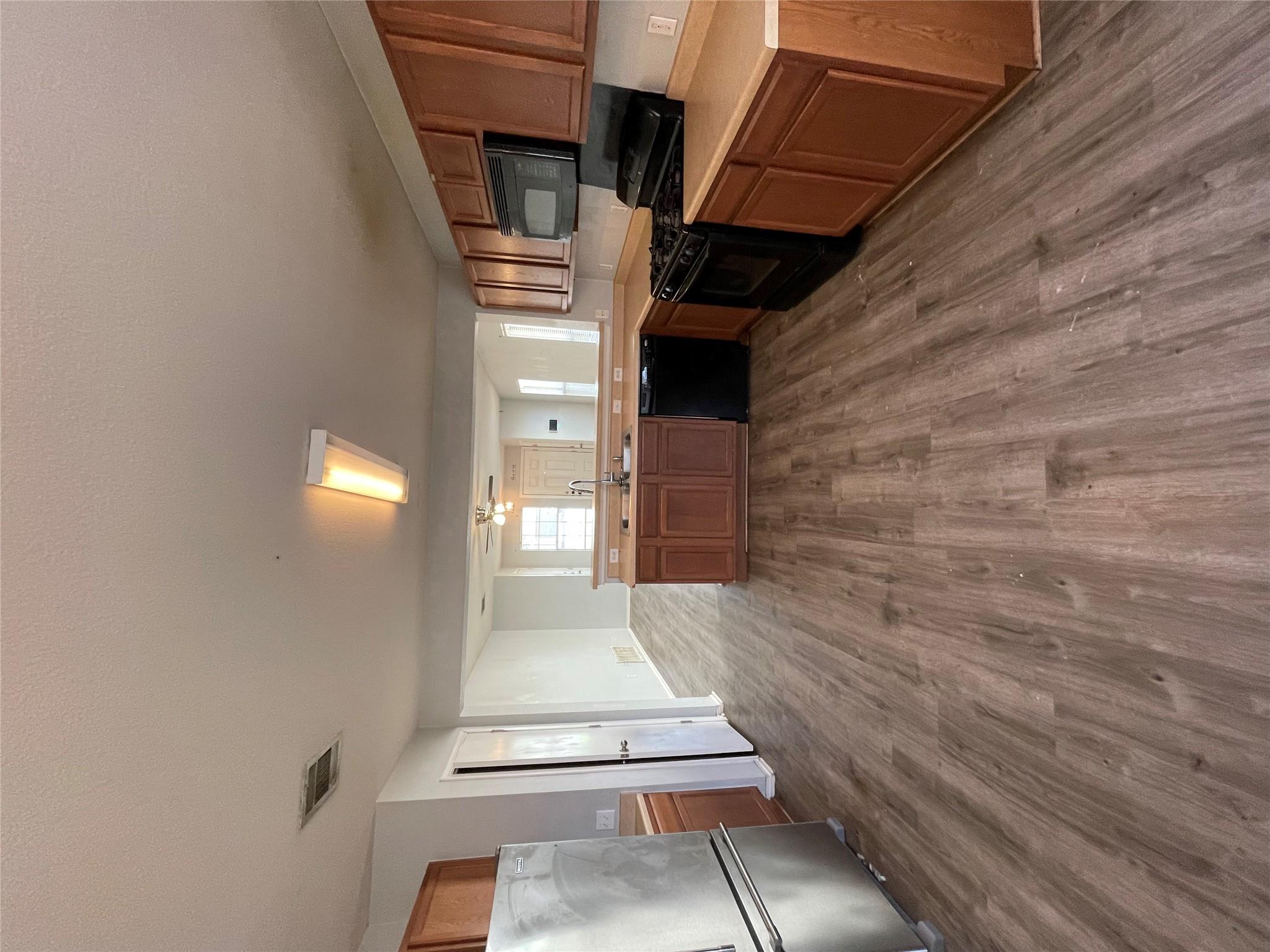 6605 Plains Crest Dr, Del Valle, TX 78617