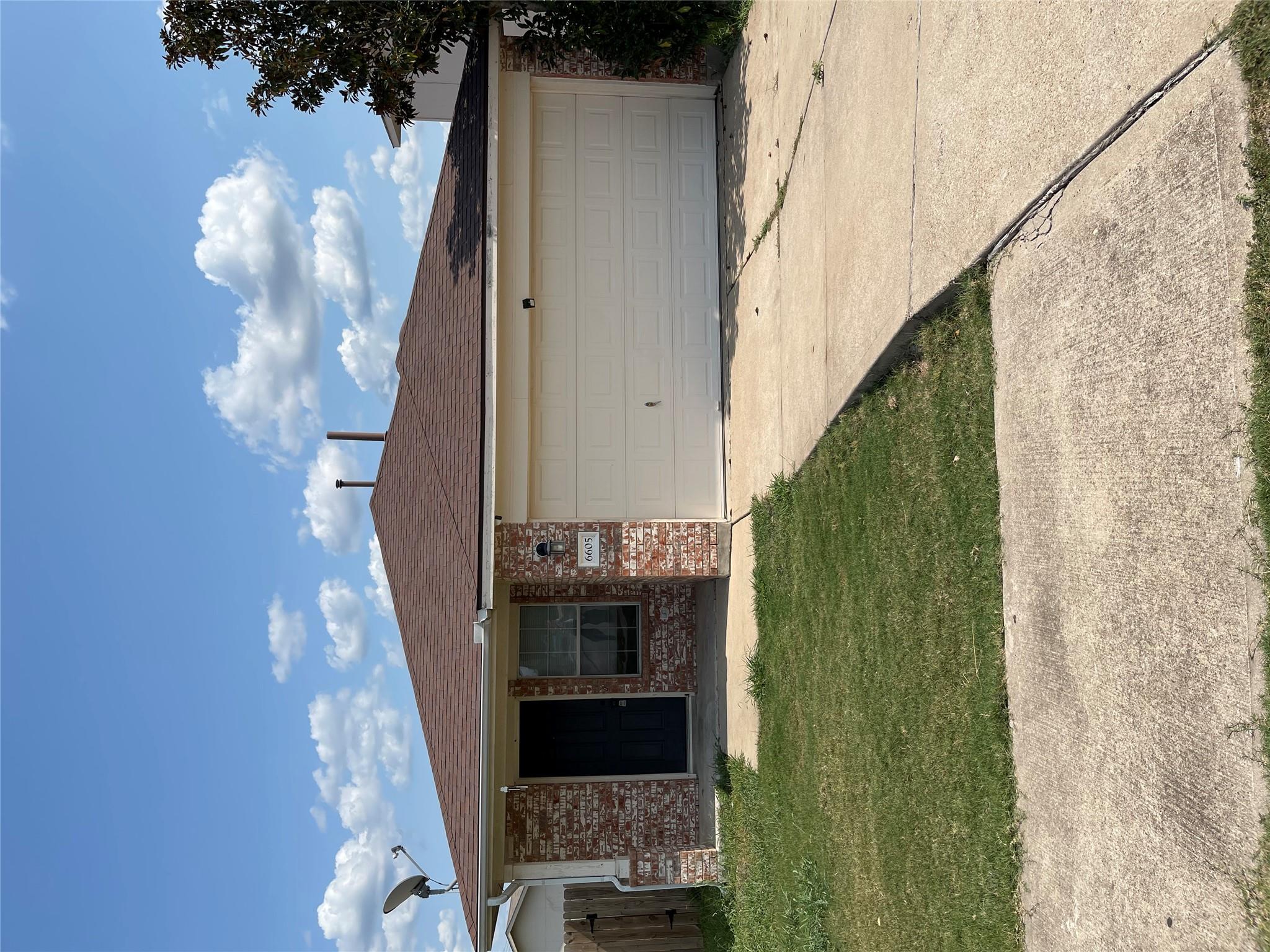 6605 Plains Crest Dr, Del Valle, TX 78617