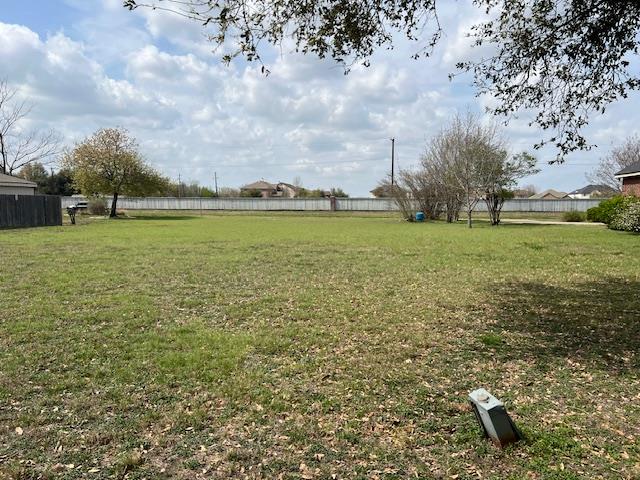 1005 TH Johnson Dr, Taylor, TX 76574