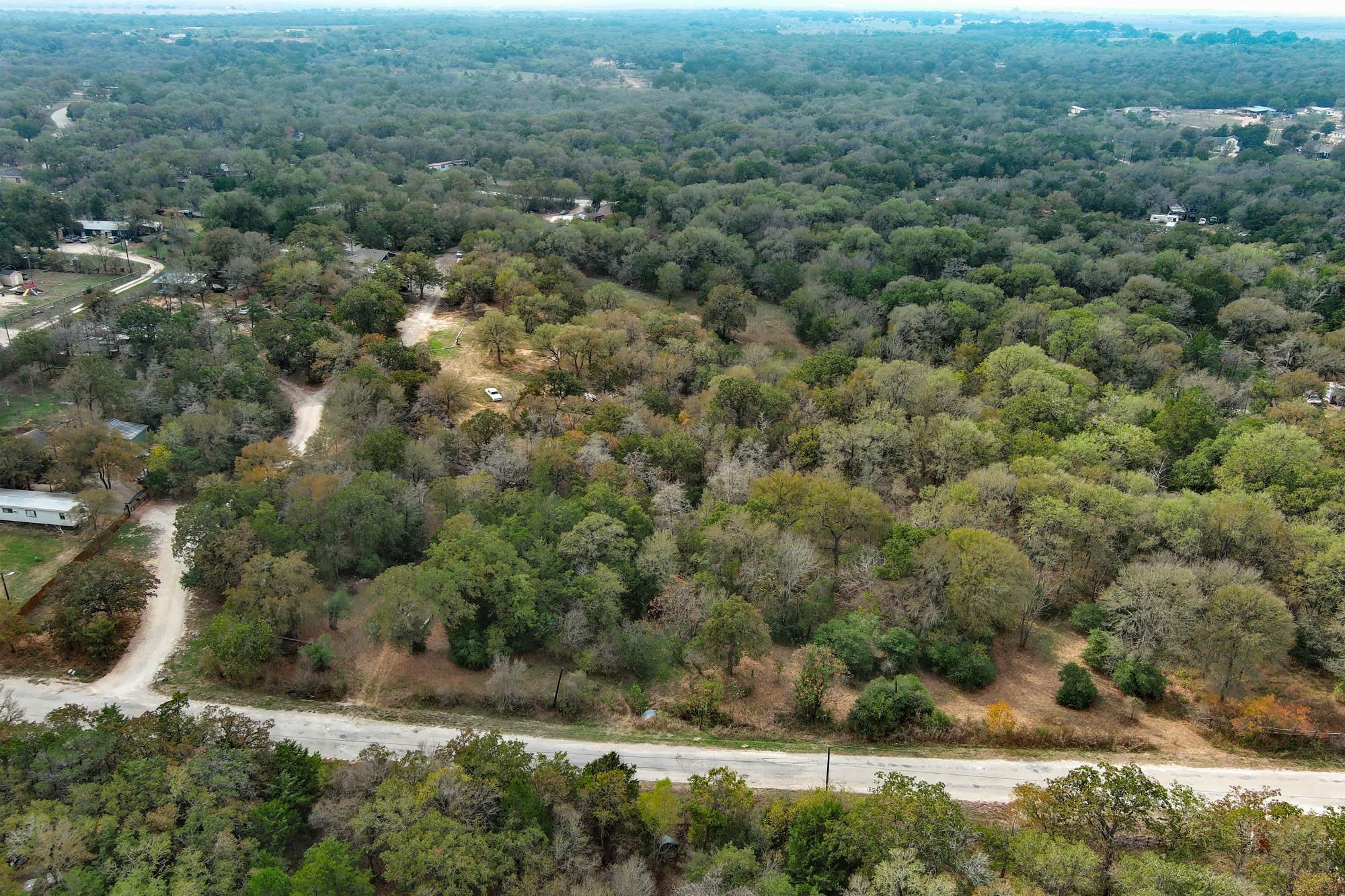 233 The Forest Rd, Dale, TX 78616