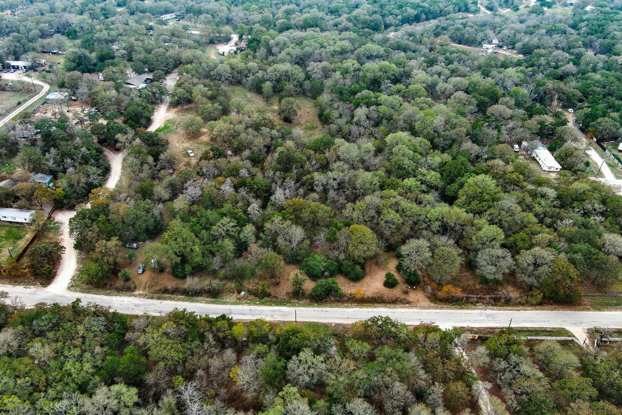 233 The Forest Rd, Dale, TX 78616
