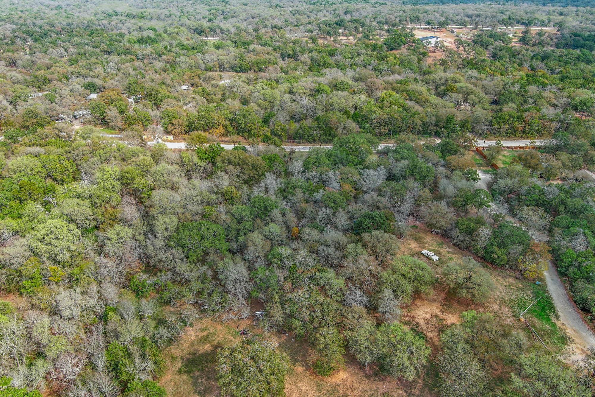 233 The Forest Rd, Dale, TX 78616