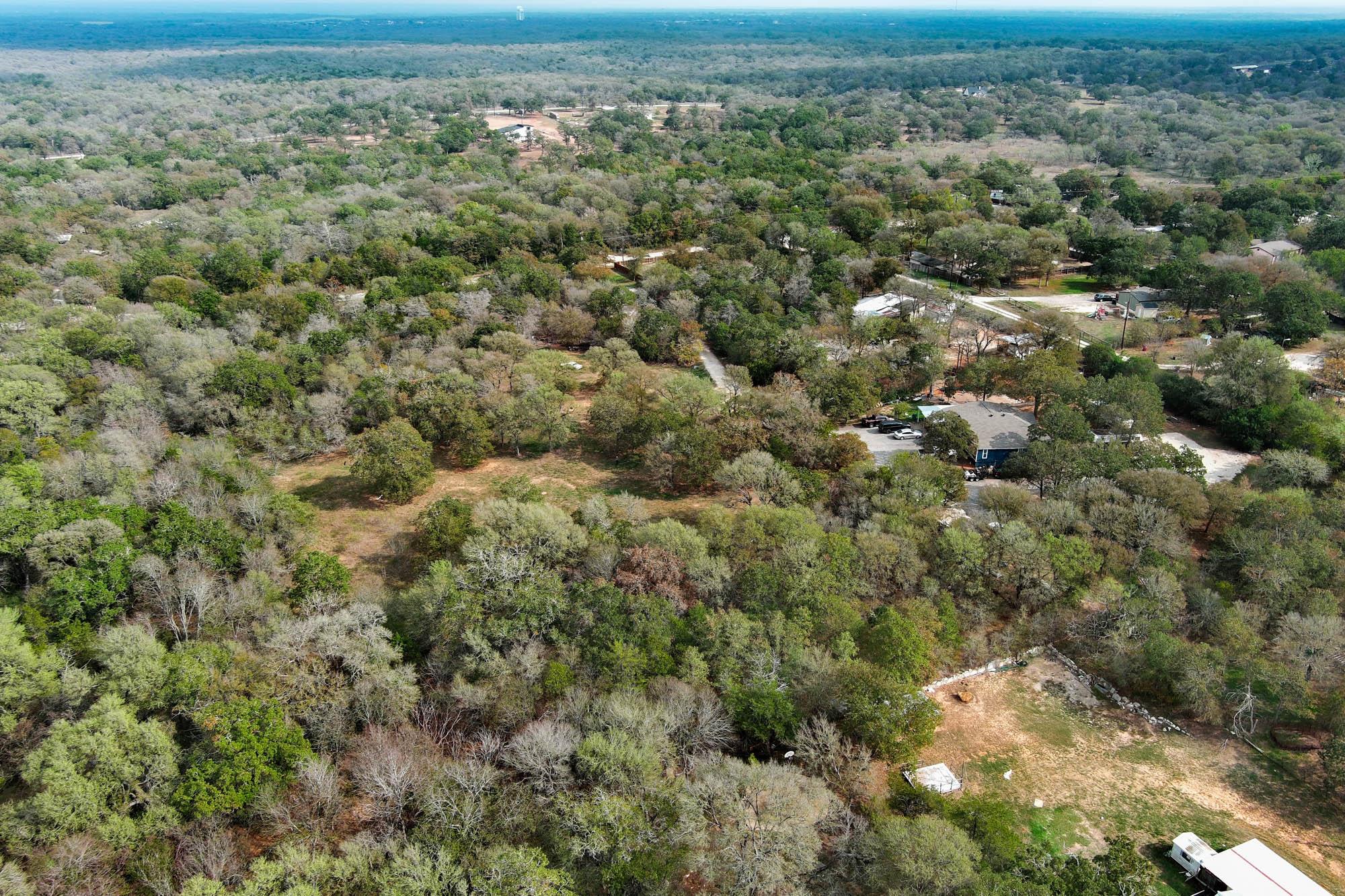 233 The Forest Rd, Dale, TX 78616