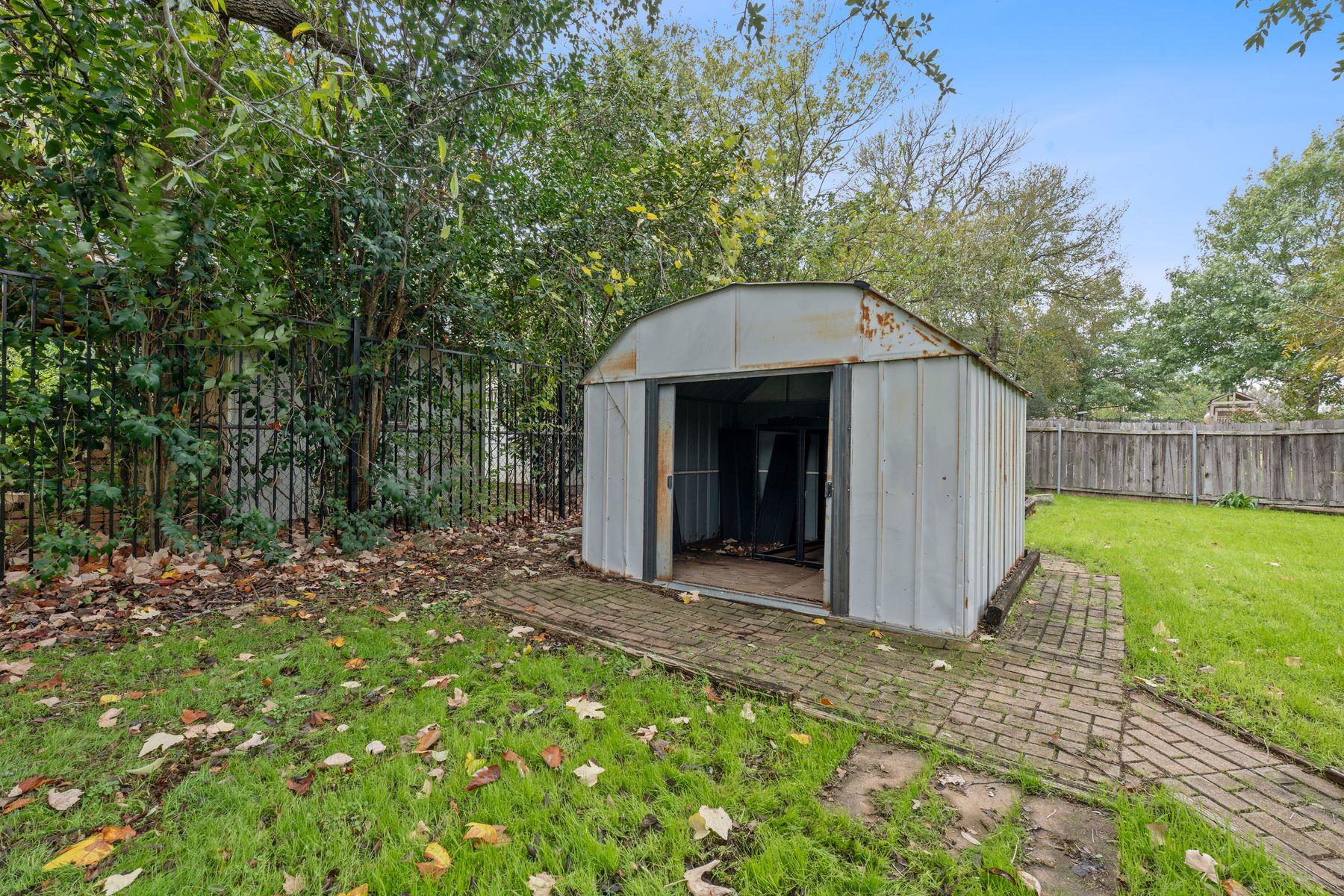 505 Meadowbrook Dr, Georgetown, TX 78628