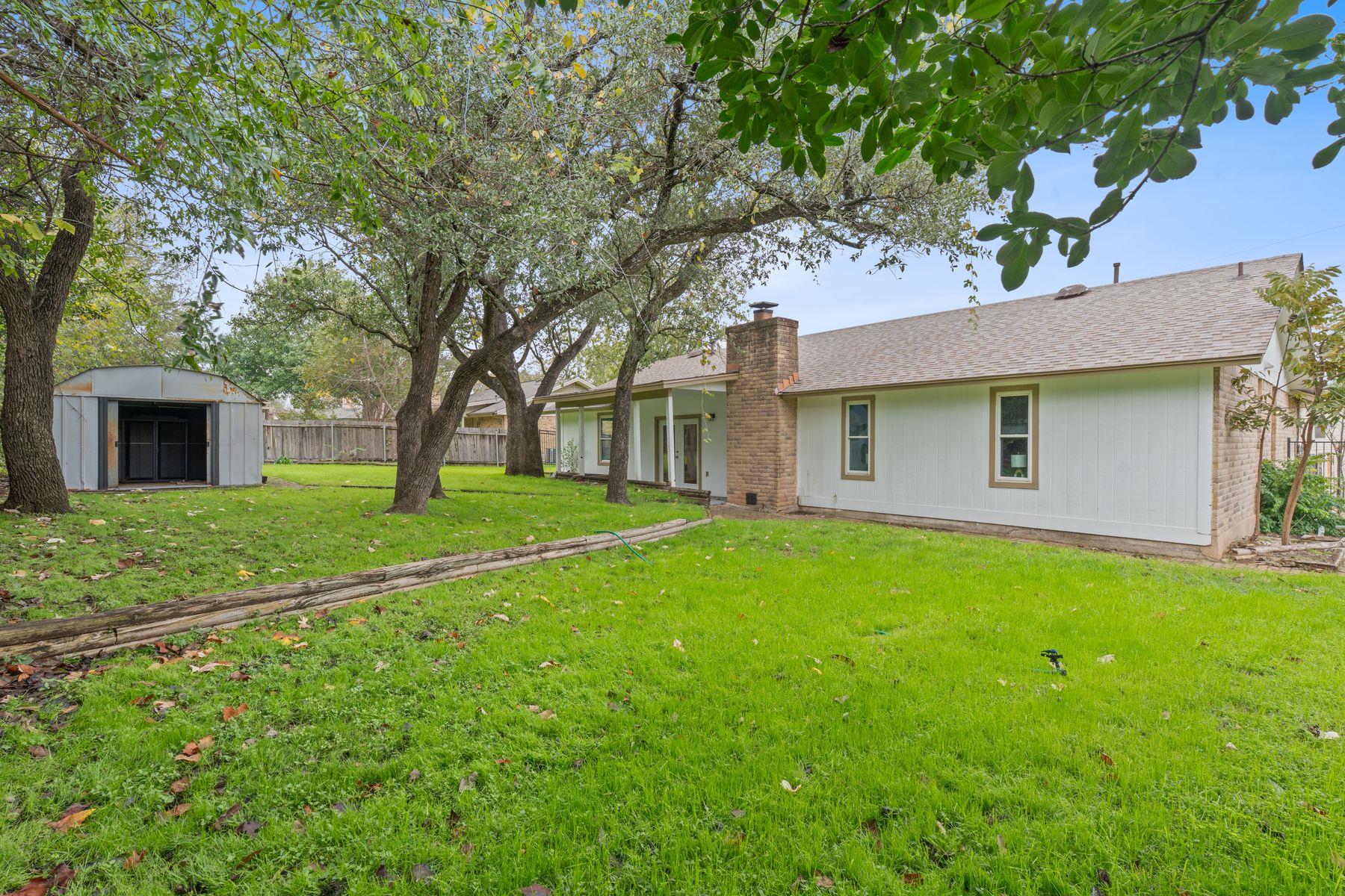 505 Meadowbrook Dr, Georgetown, TX 78628