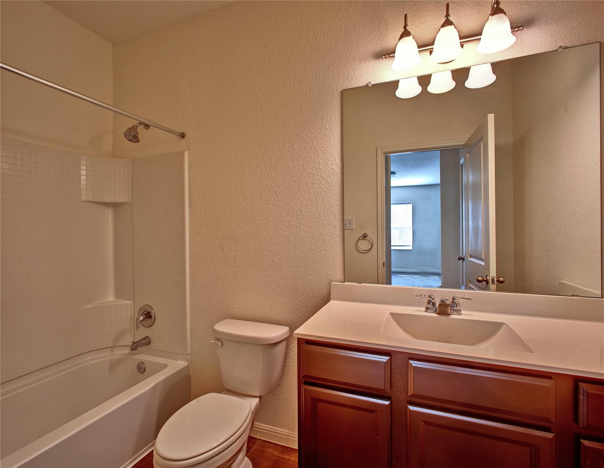 125 Woodpecker Run, Jarrell, TX 76537