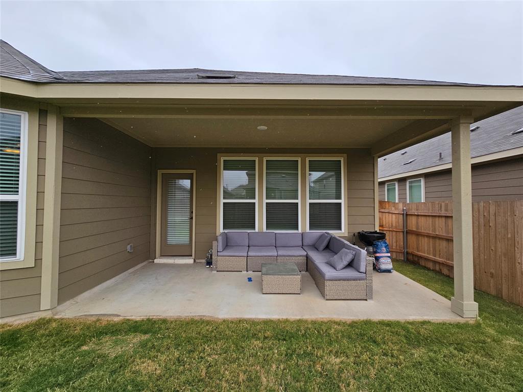 138 Sugarberry Dr, Buda, TX 78610