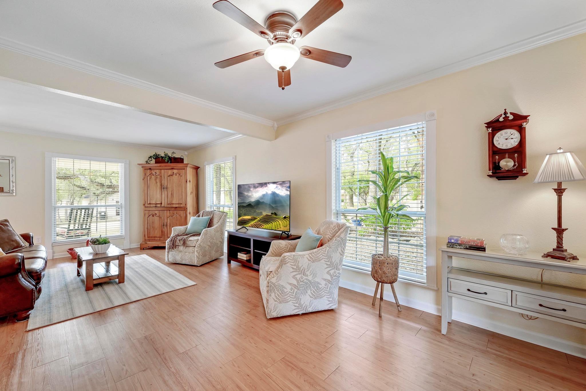 7 Pebblebrook Ln, Wimberley, TX 78676